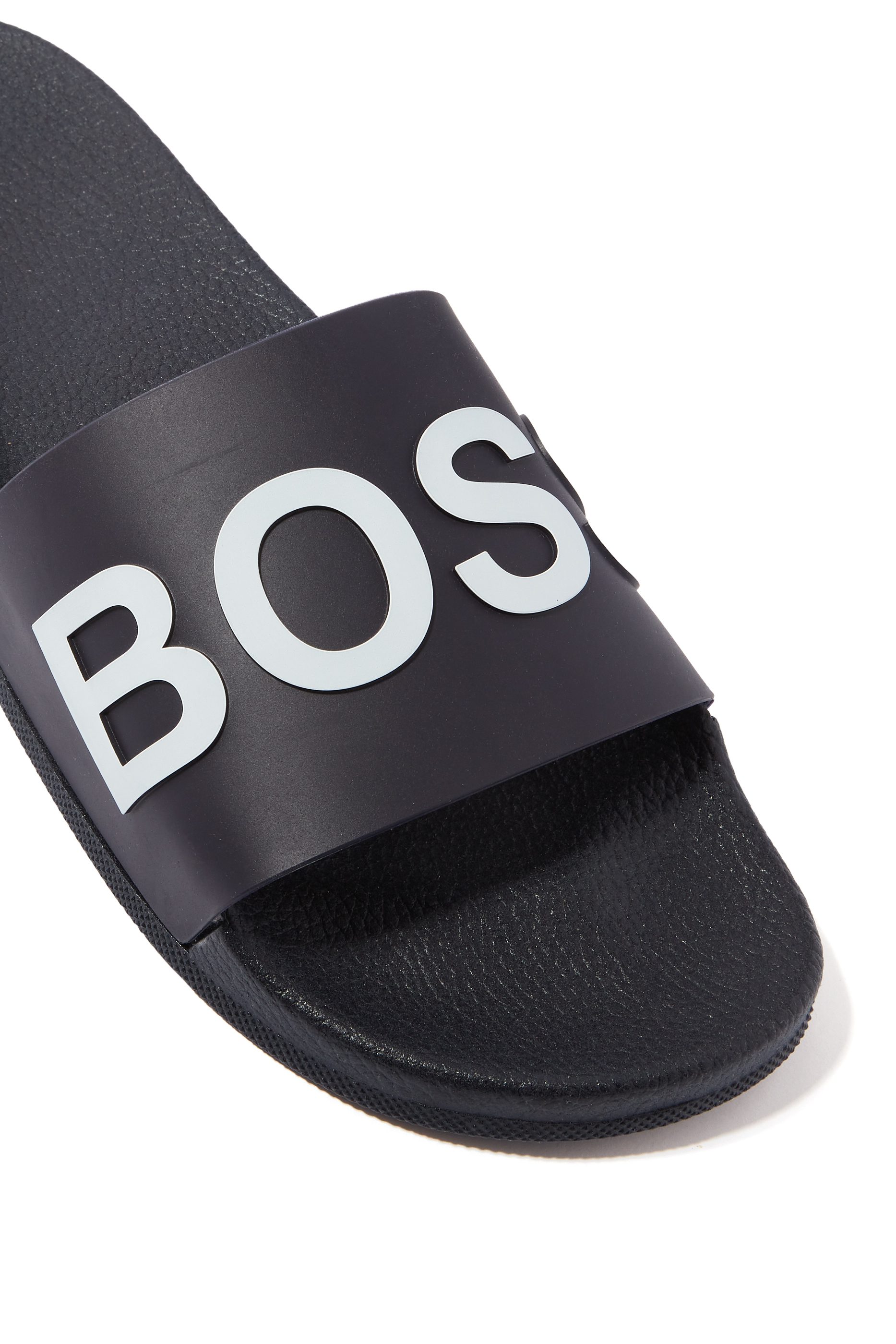 سنيكرز ساترن