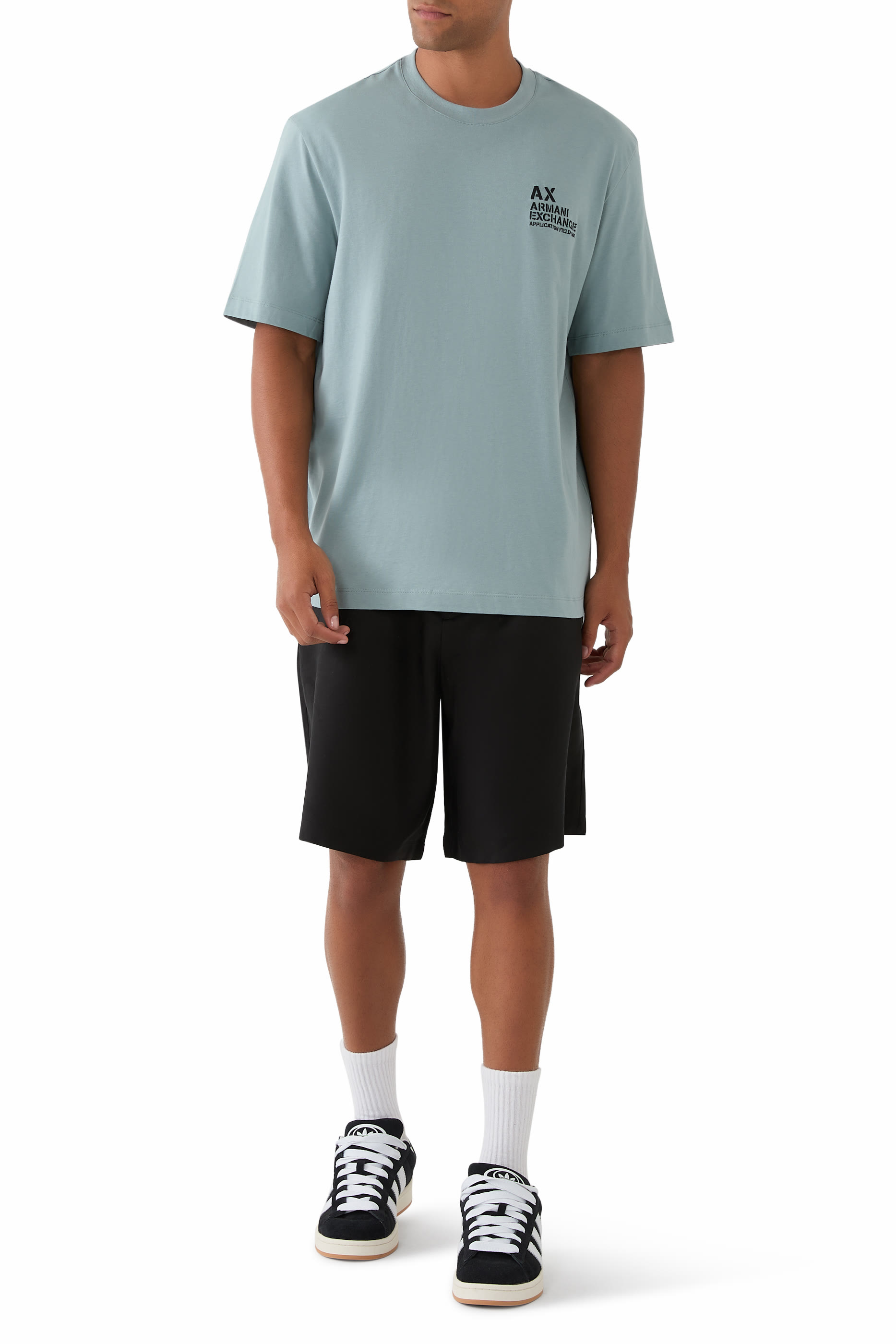 تيشيرت بقصة عادية وشعار الماركة جيرسيه