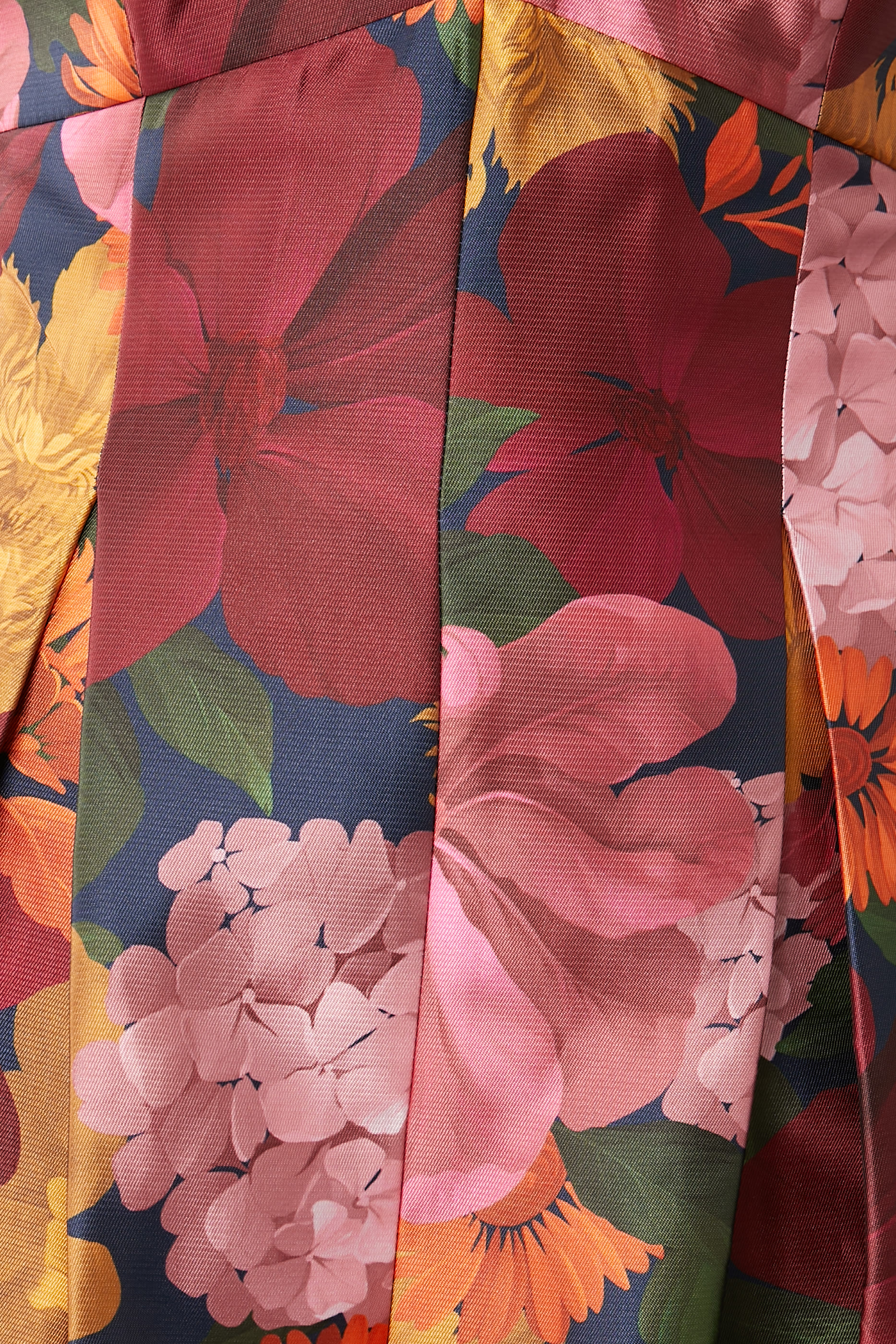 فستان بروك بنقشة زهور