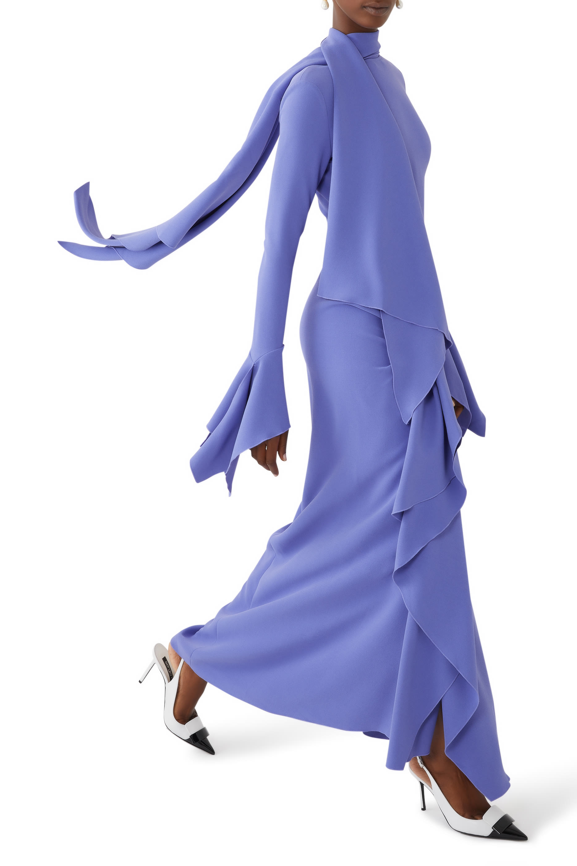 فستان نيلا طويل