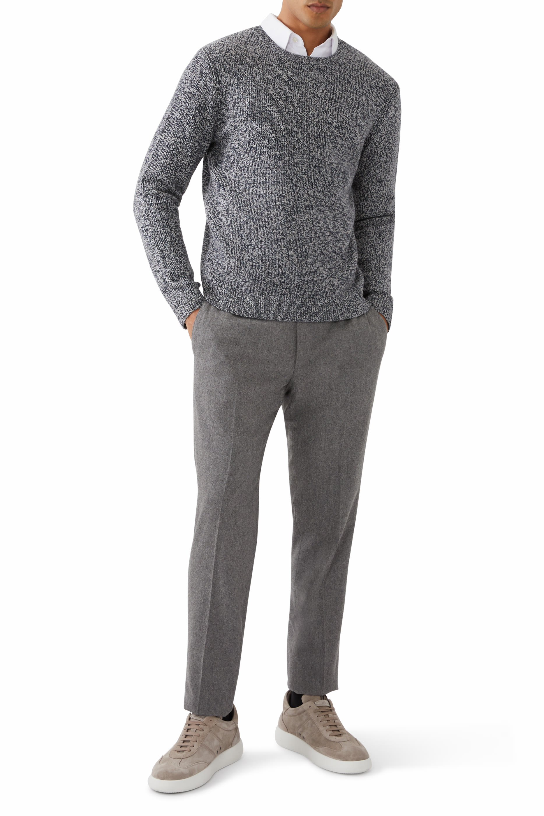 كنزة هيلز بياقة ضيقة