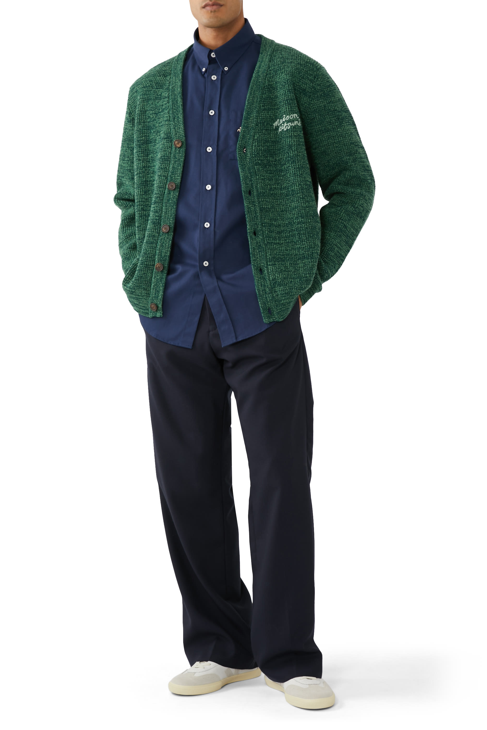 كارديجان بقصة مريحة وخط يدوي