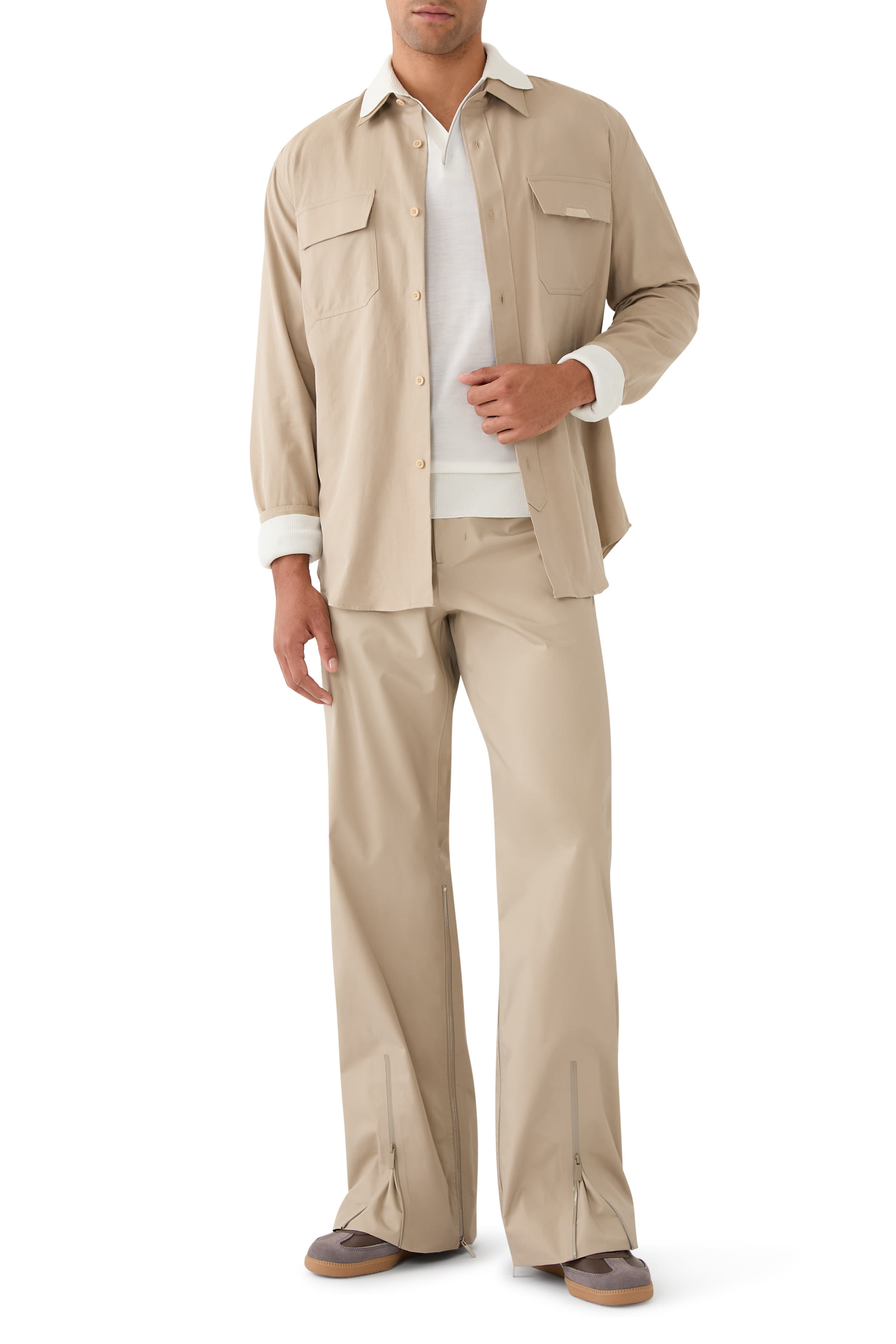 قميص بتصميم عسكري