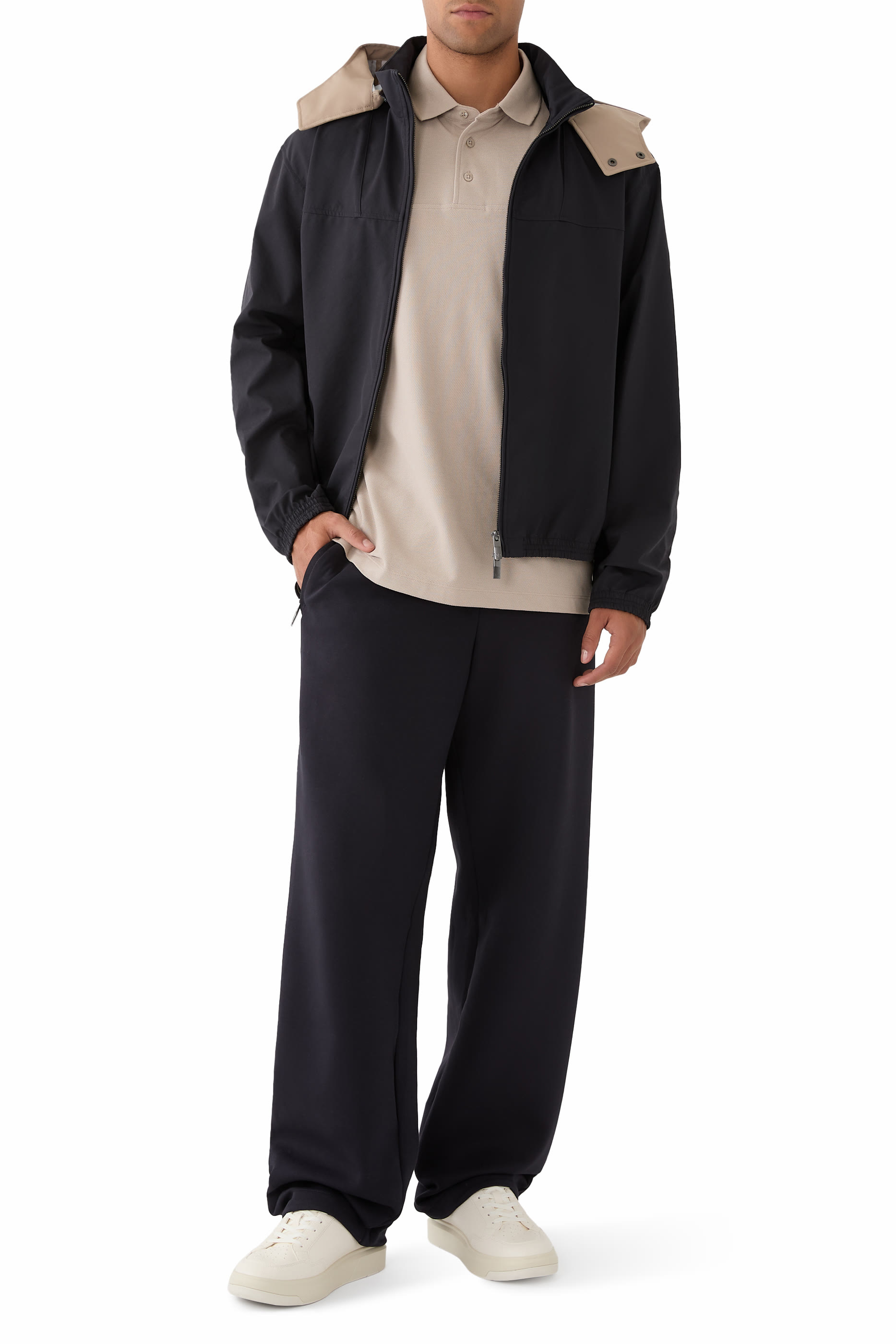 جاكيت فضفاض بشعار الماركة