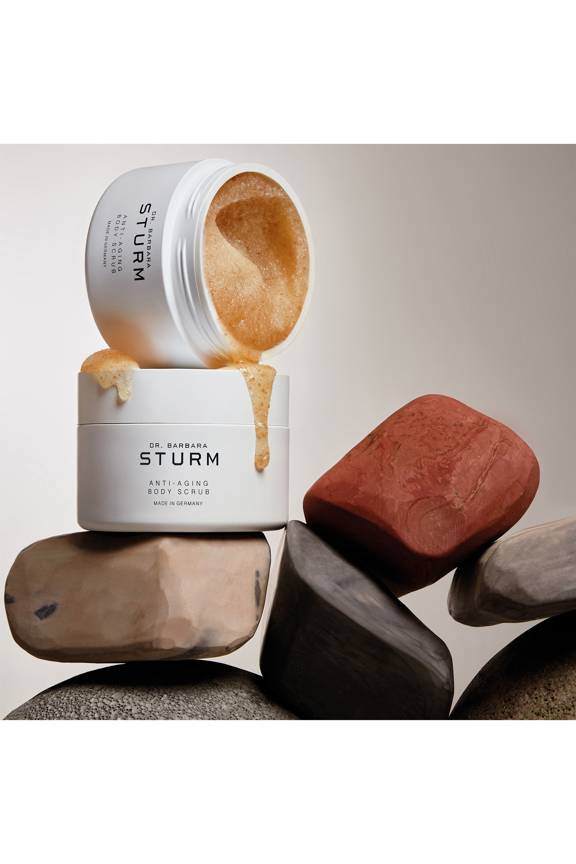 مقشر للجسم بتركيبة مكافحة لعلامات التقدم في السن