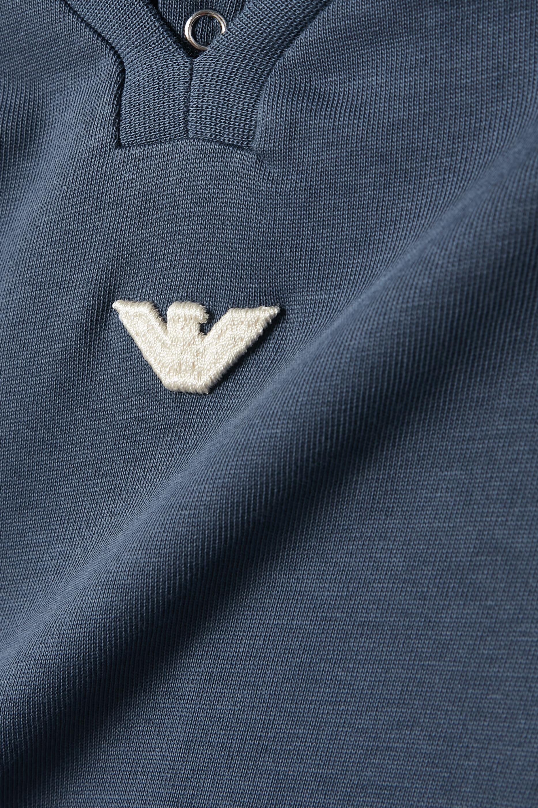 تيشيرت بشعار الماركة صغير للأطفال