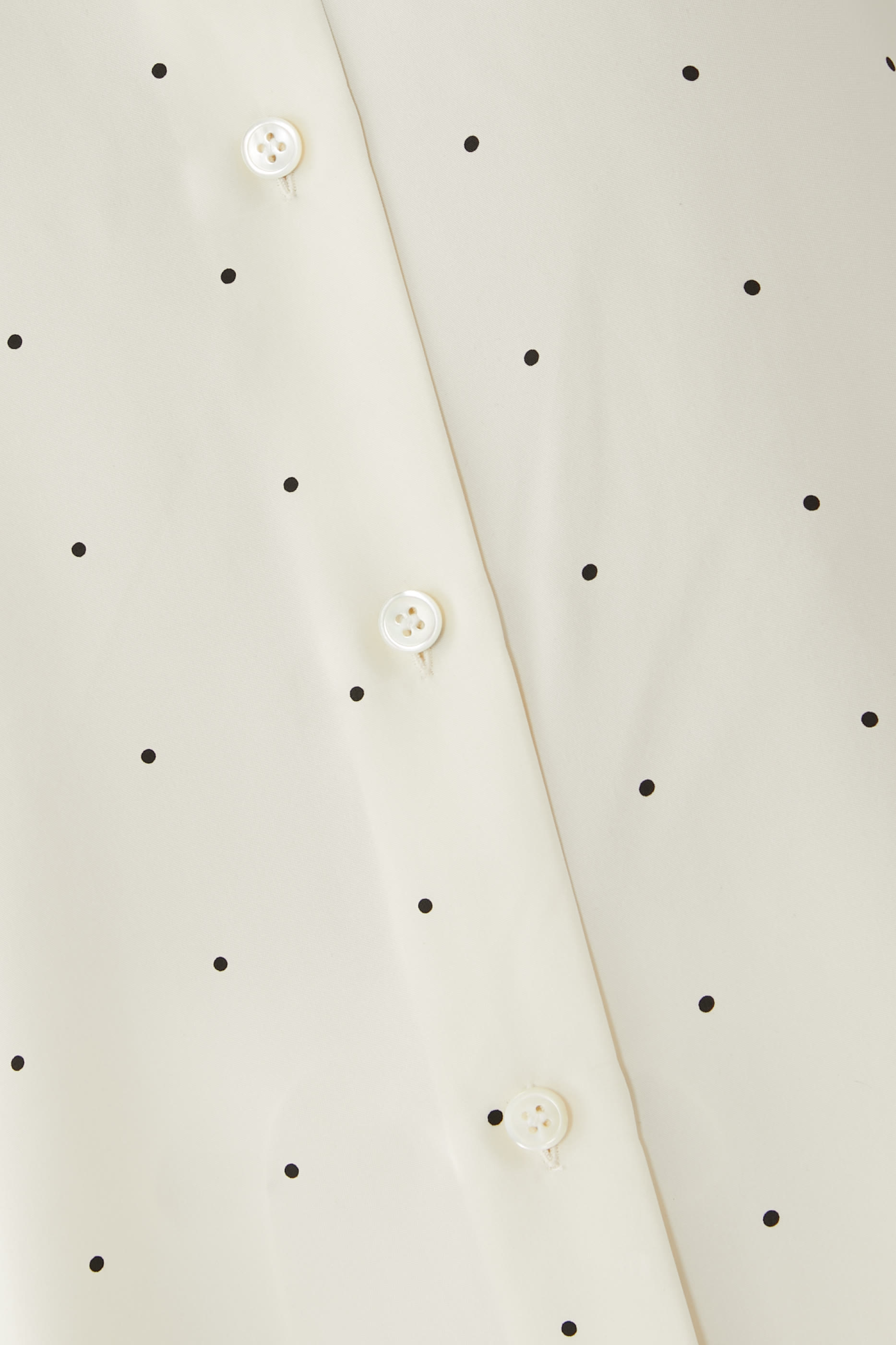 قميص بنقشة نقاط حرير