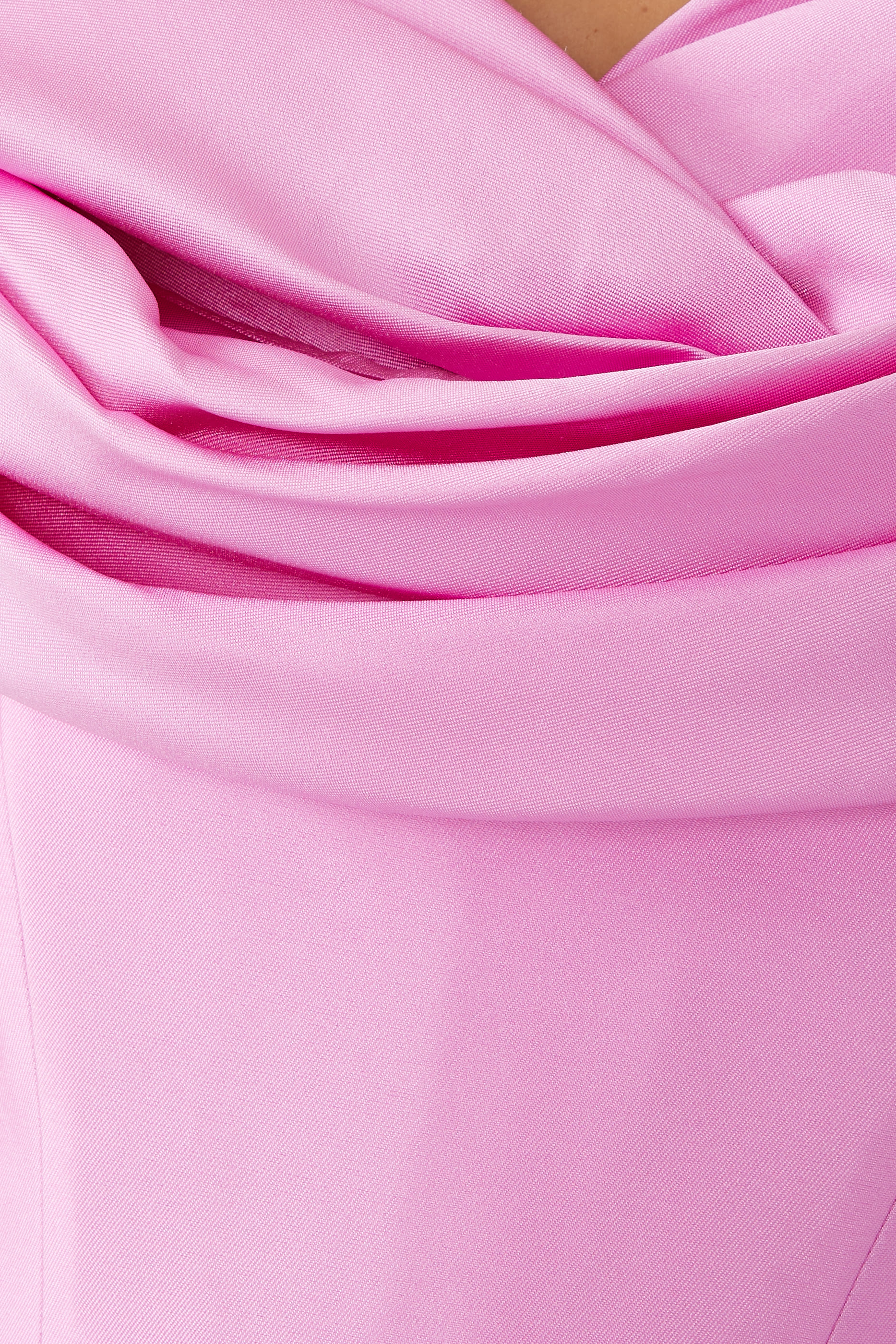 فستان سهرة علياء ميكادو