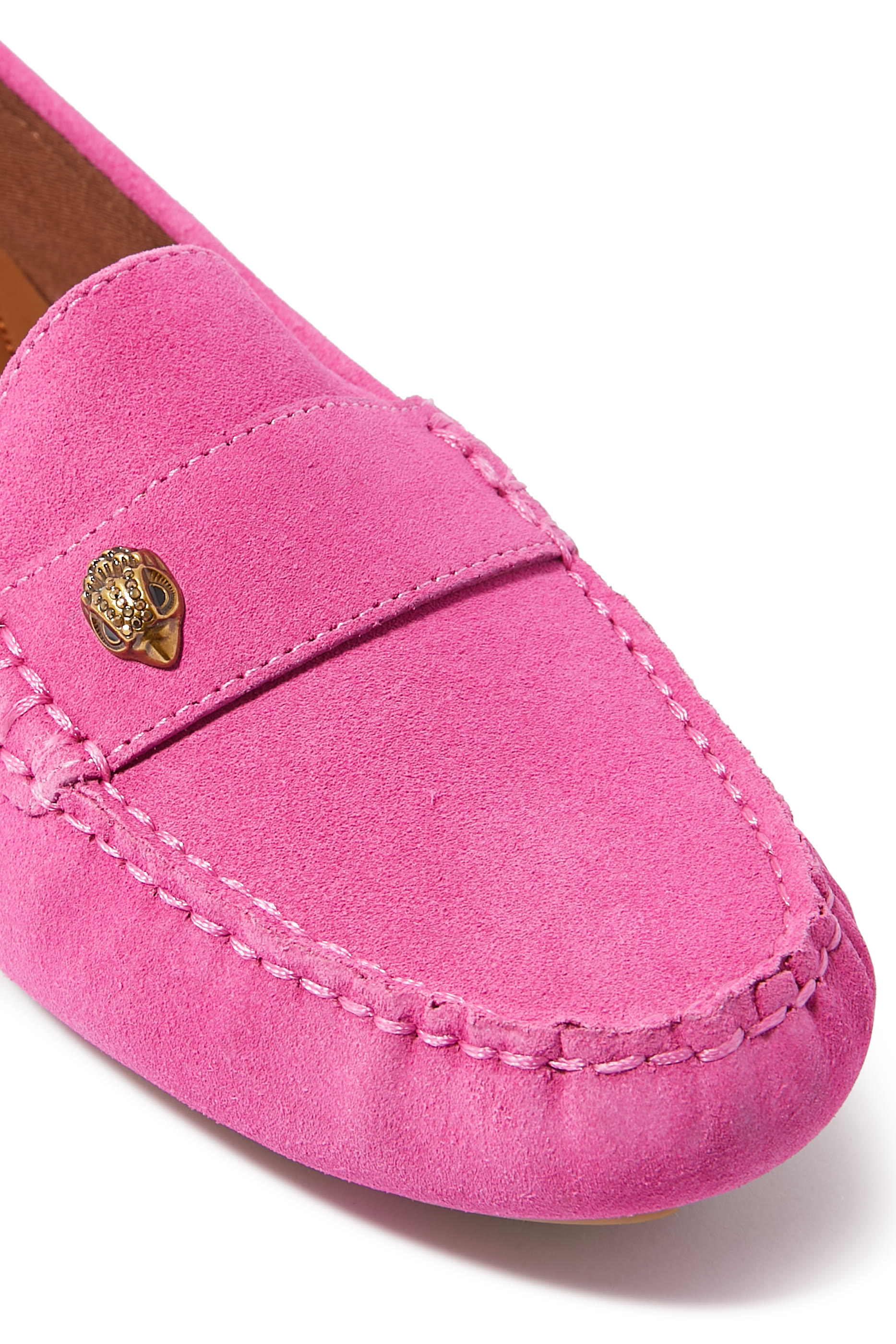 حذاء درايفر بشعار الماركة