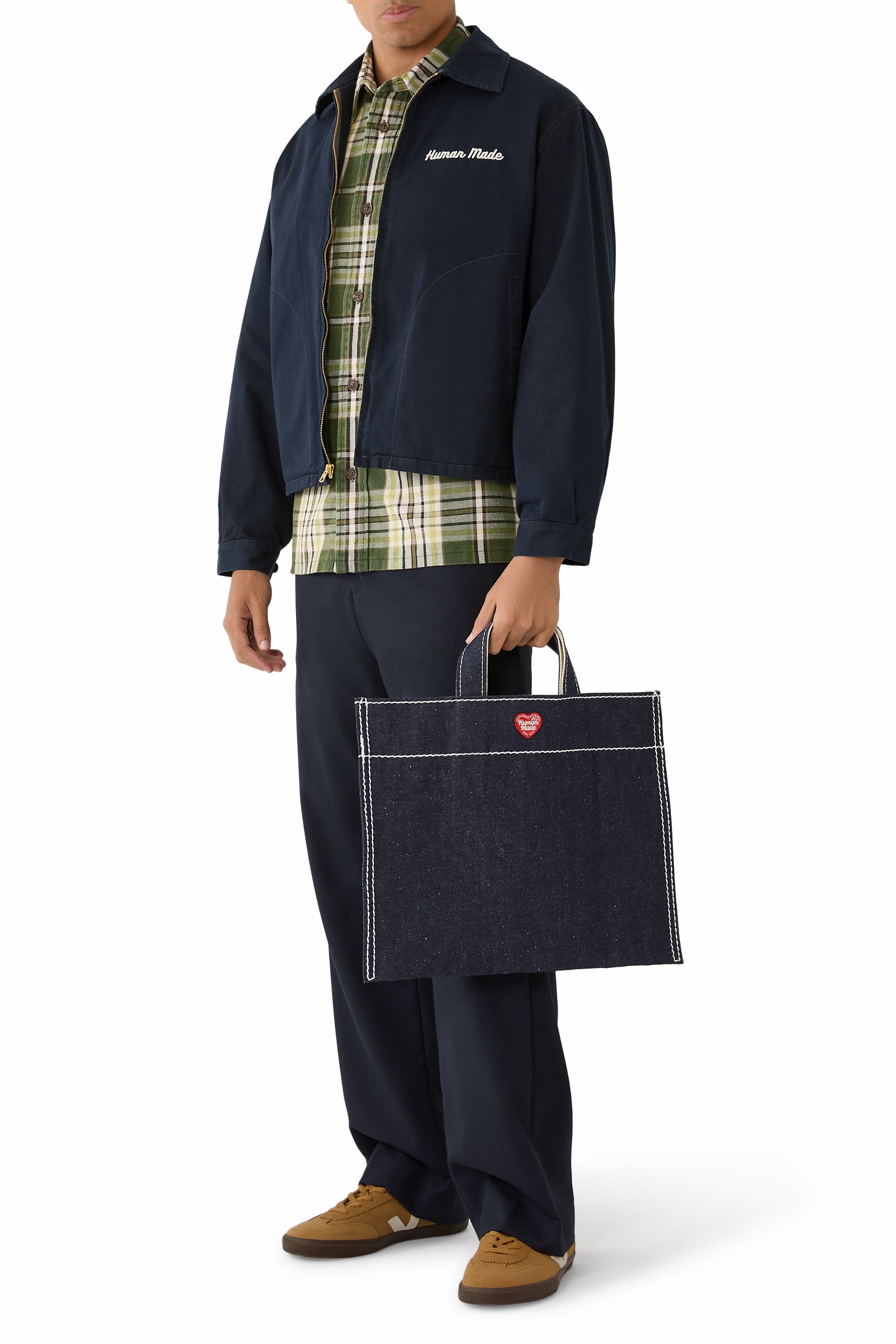 حقيبة يد دينم بشعار الماركة 