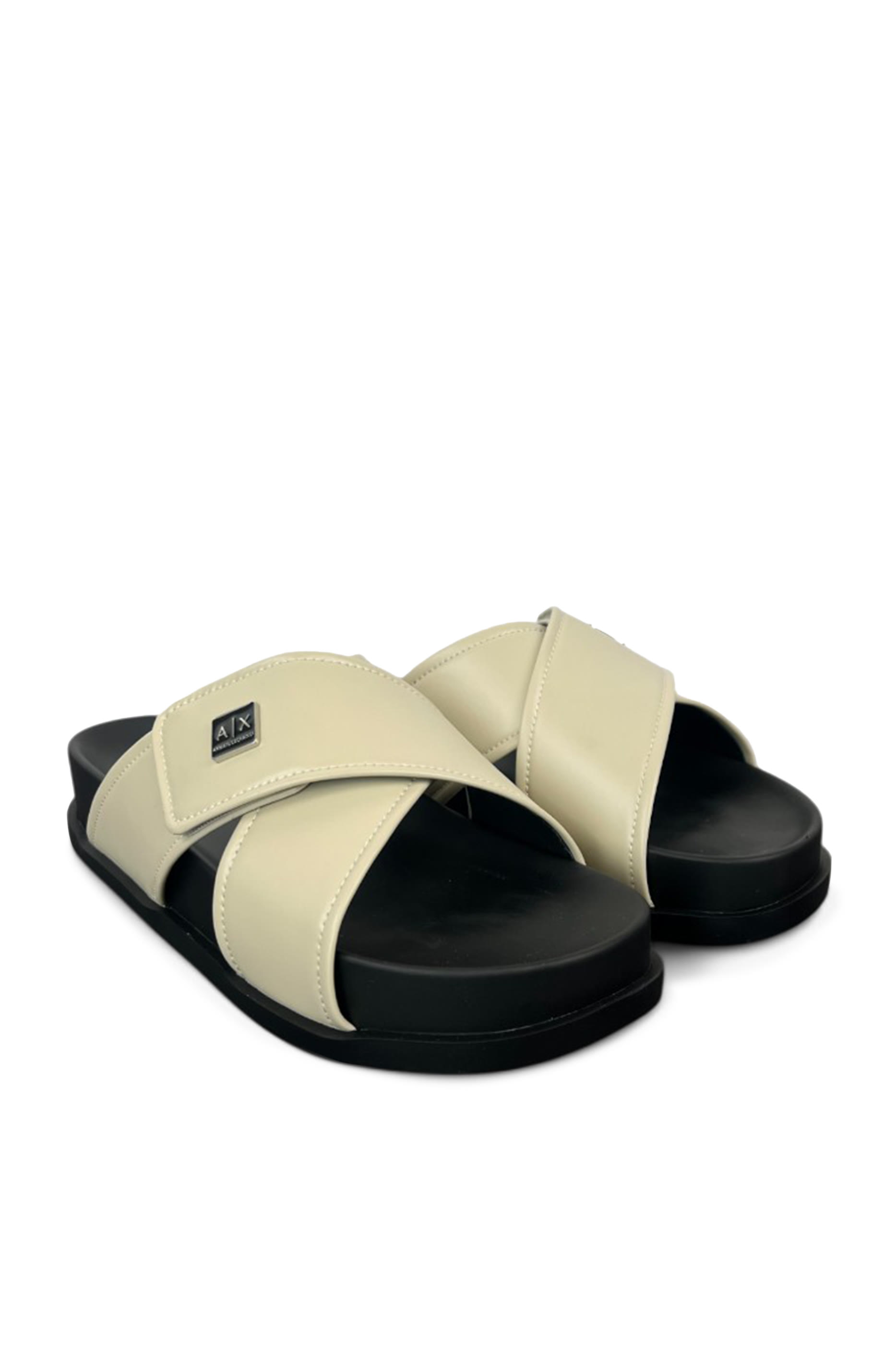 صندل بشعار الماركة