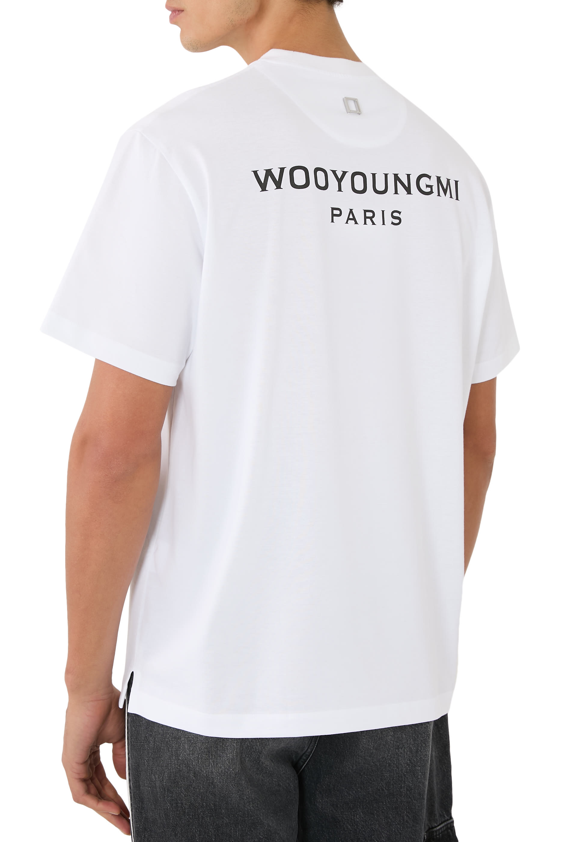 تيشيرت بظهر مزين بشعار الماركة قطن