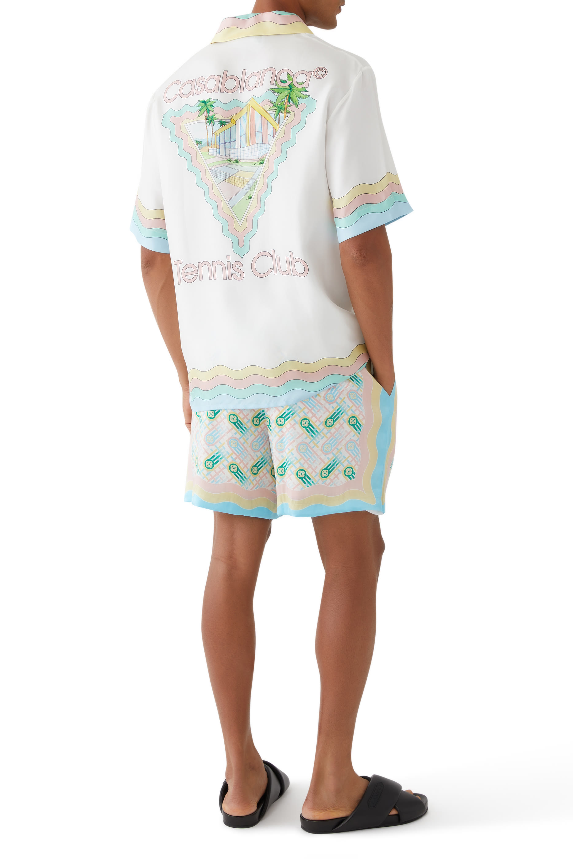 تيشيرت بأكمام قصيرة وياقة كوبية