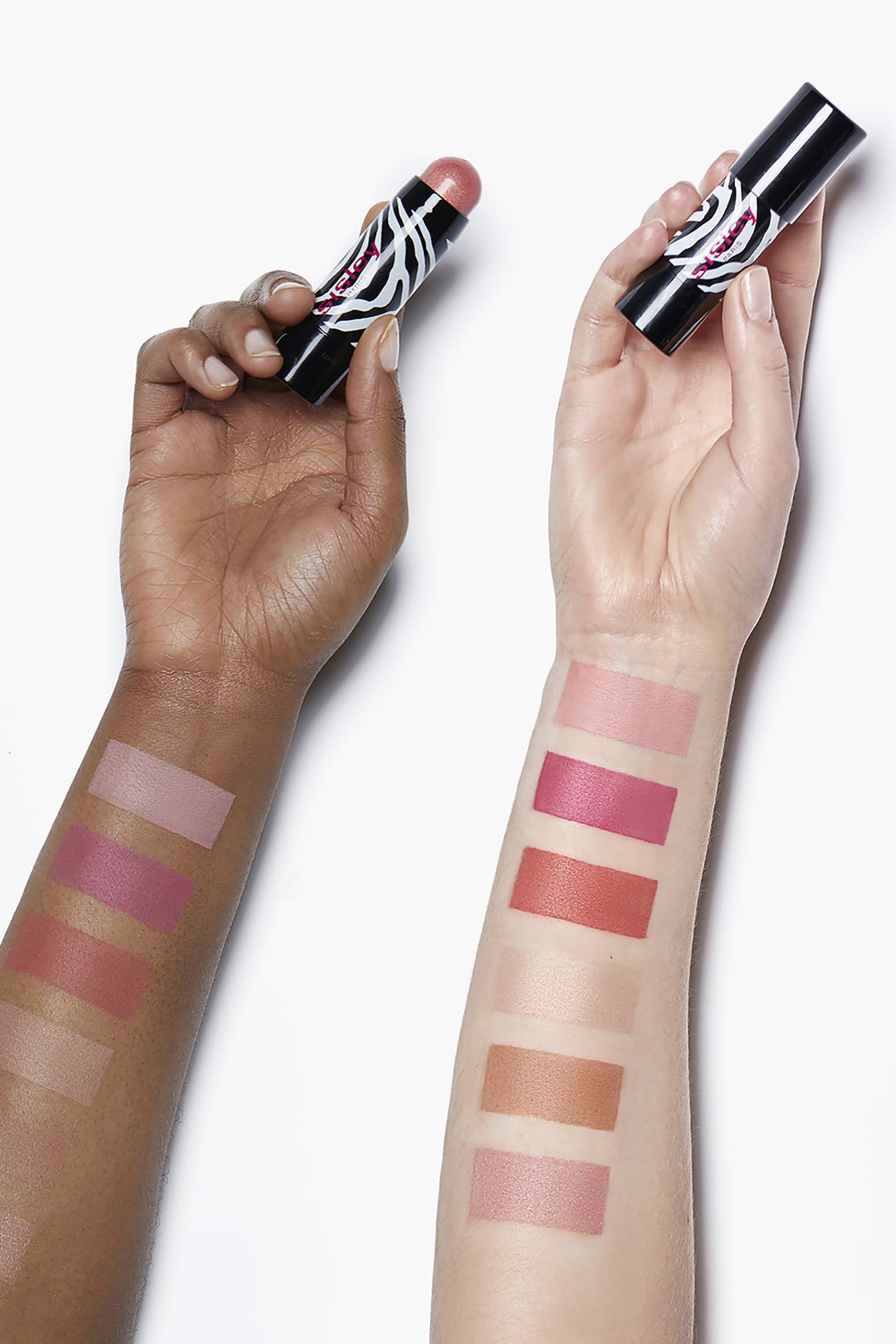 أحمر خدود فيتو بلش تويست