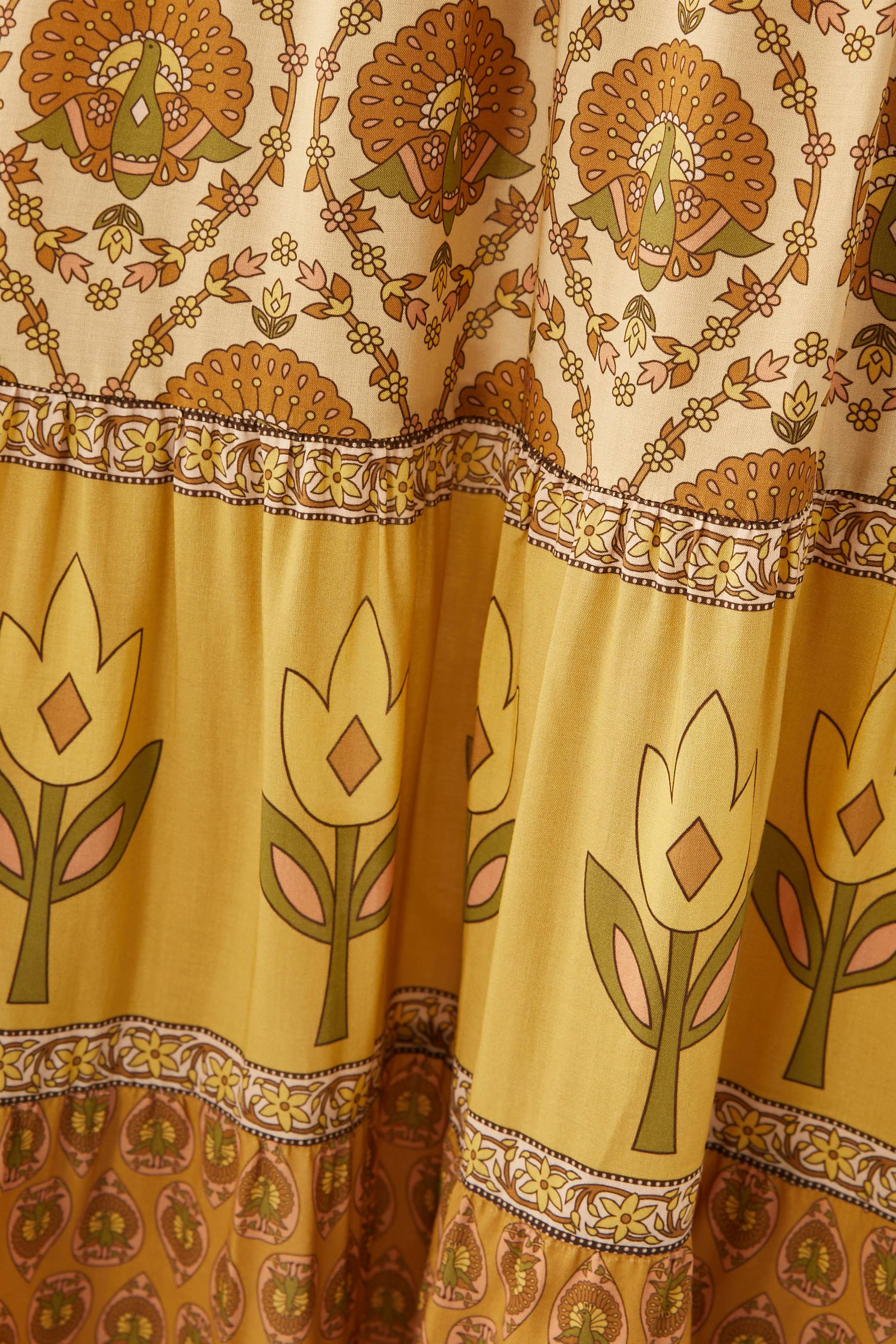 تنورة شاتو طويلة