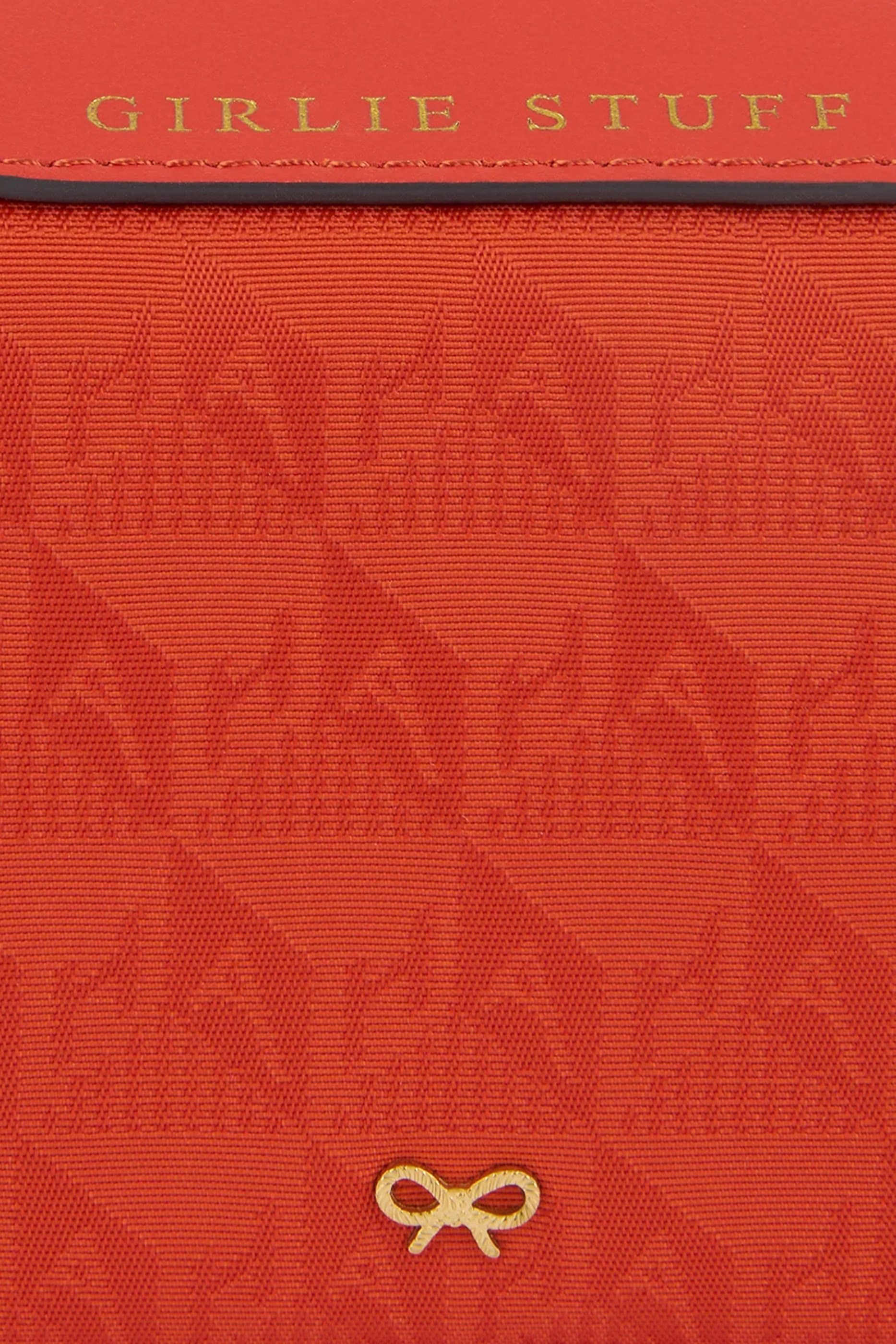 حقيبة صغيرة بشعار جيرلي ستاف