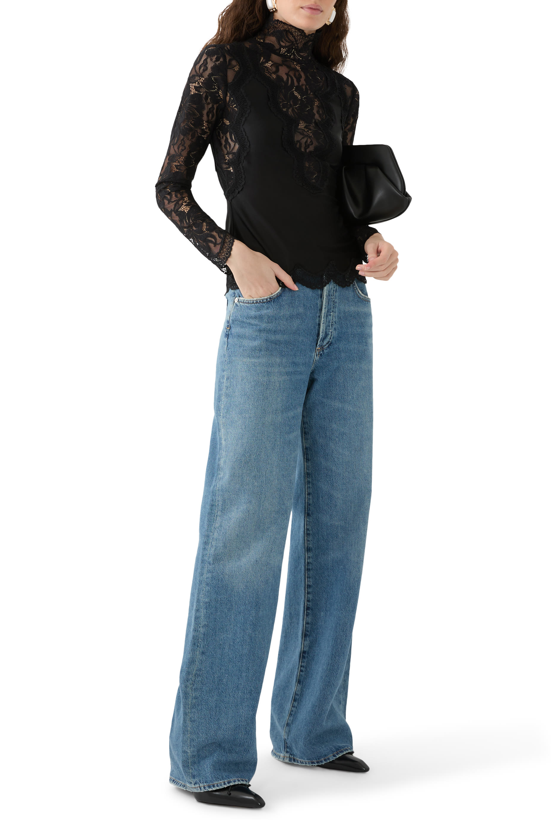 بلوزة بأكمام طويلة دانتيل