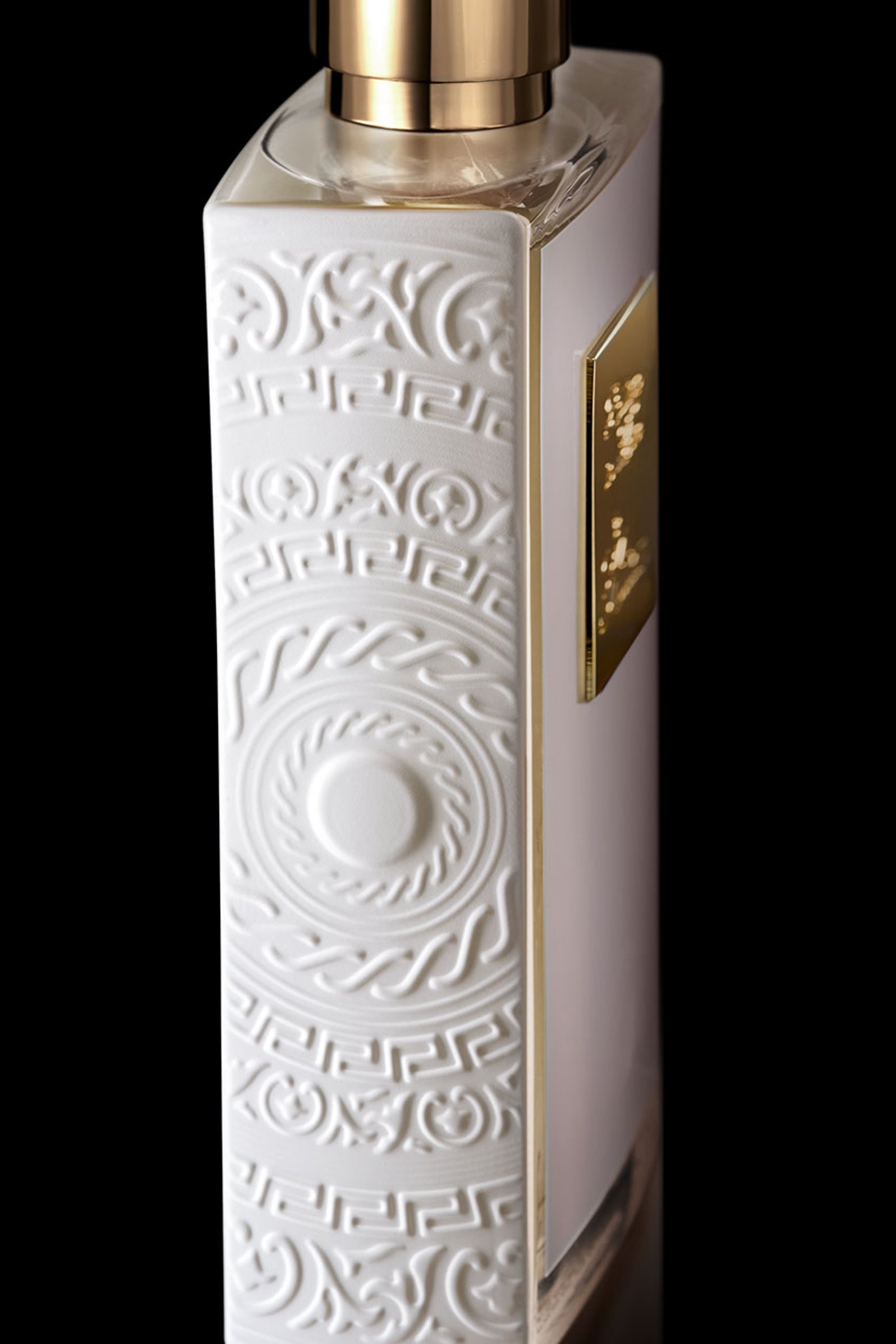 أو دو بارفان وومن إن جولد