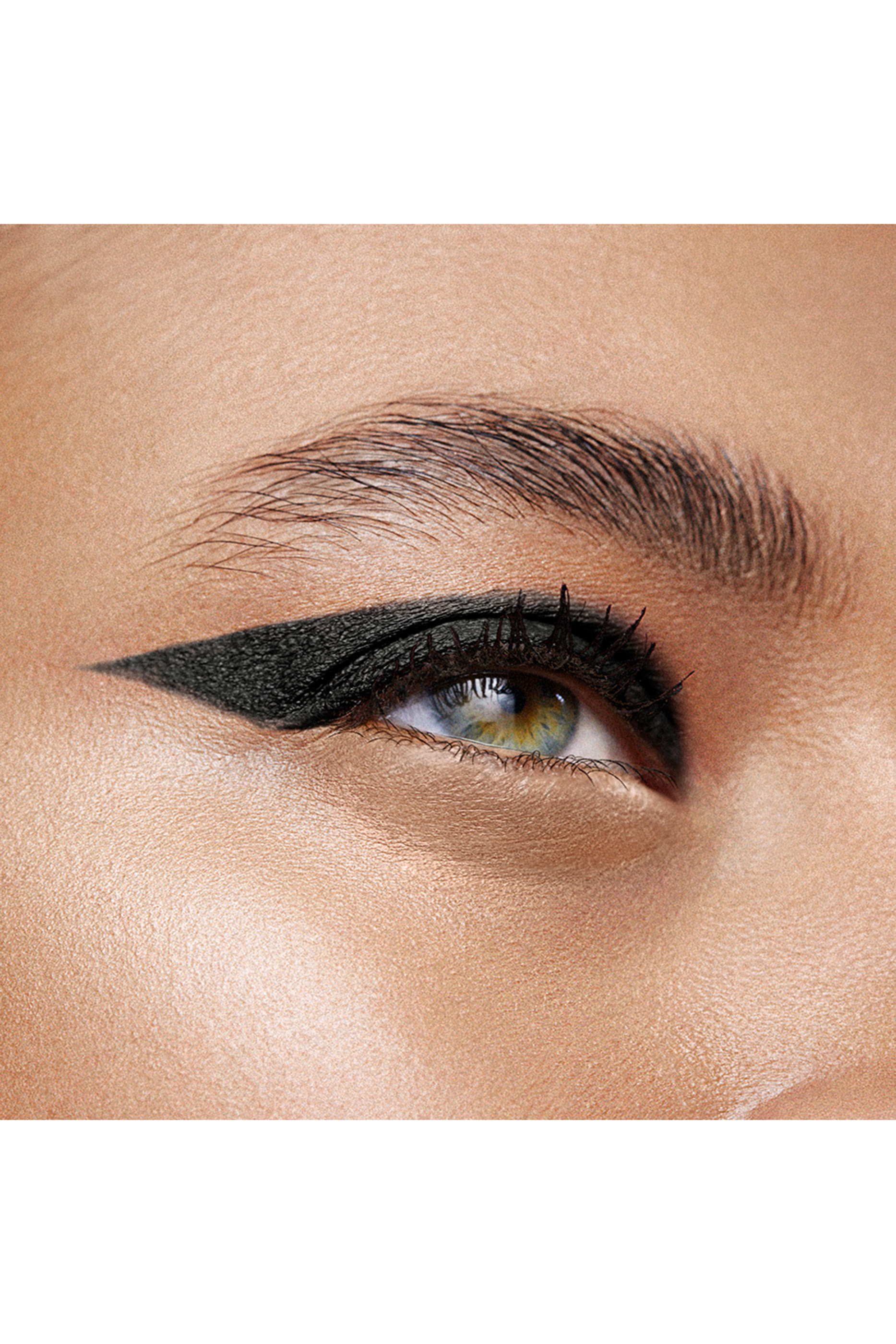 ظل العيون أكوا ريزيست سموكي