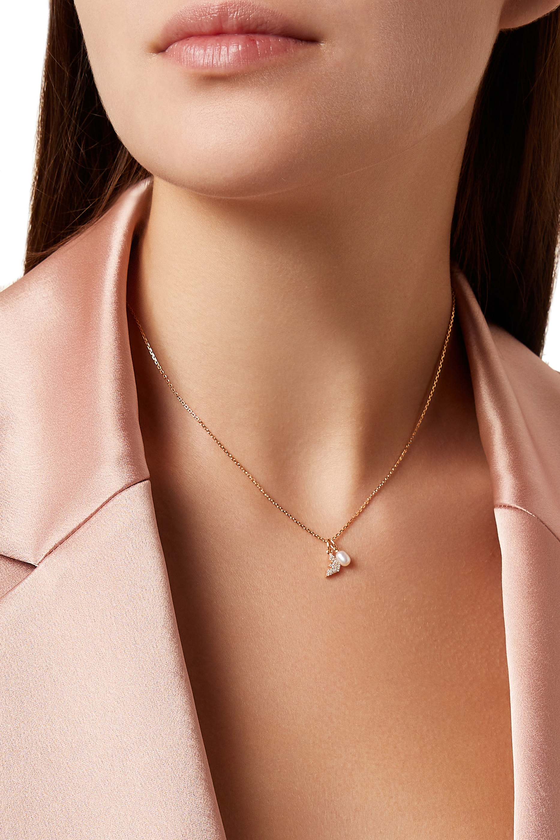 قلادة بدلاية مرصعة باللؤلؤ