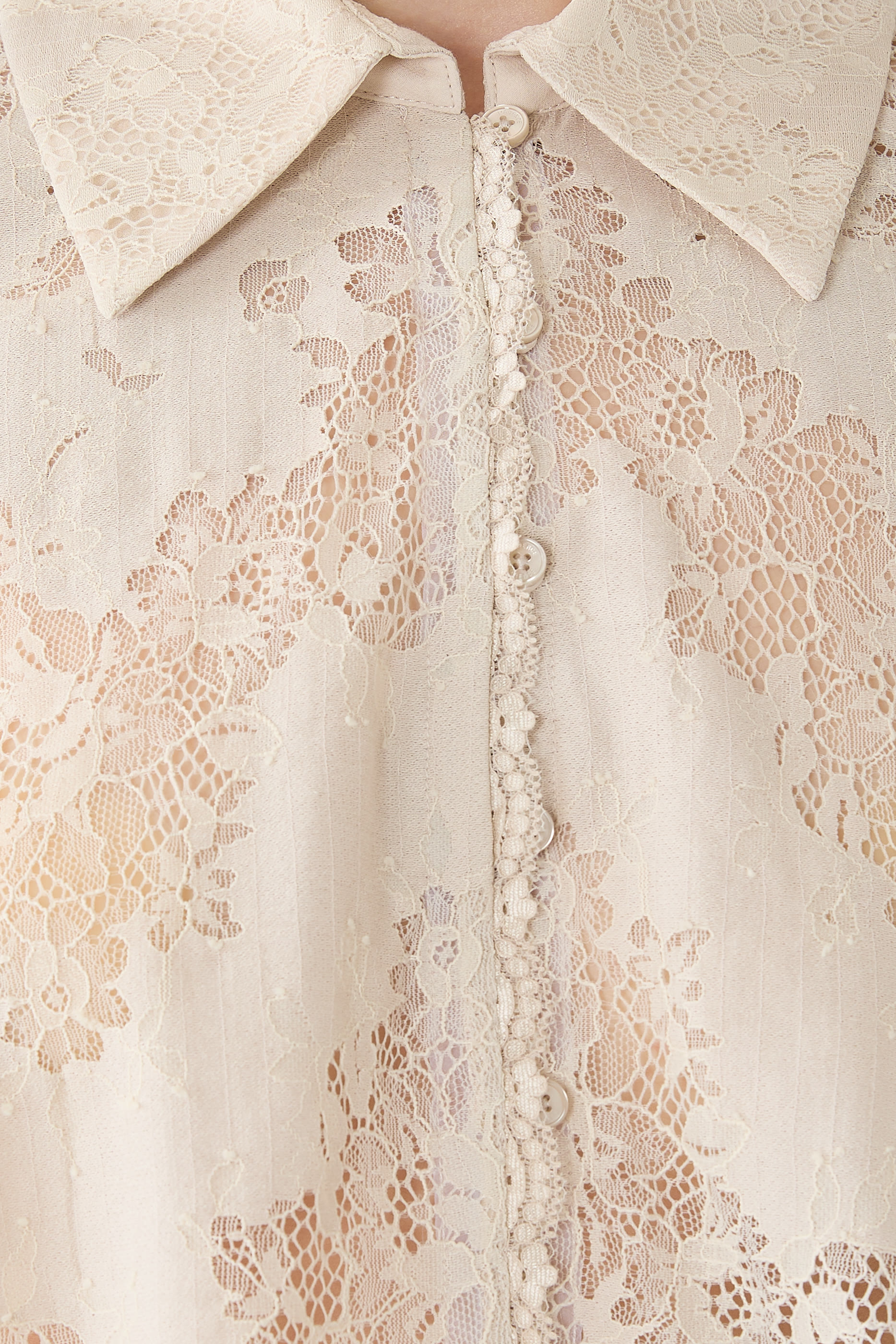 بلوزة أنيتا دانتيل