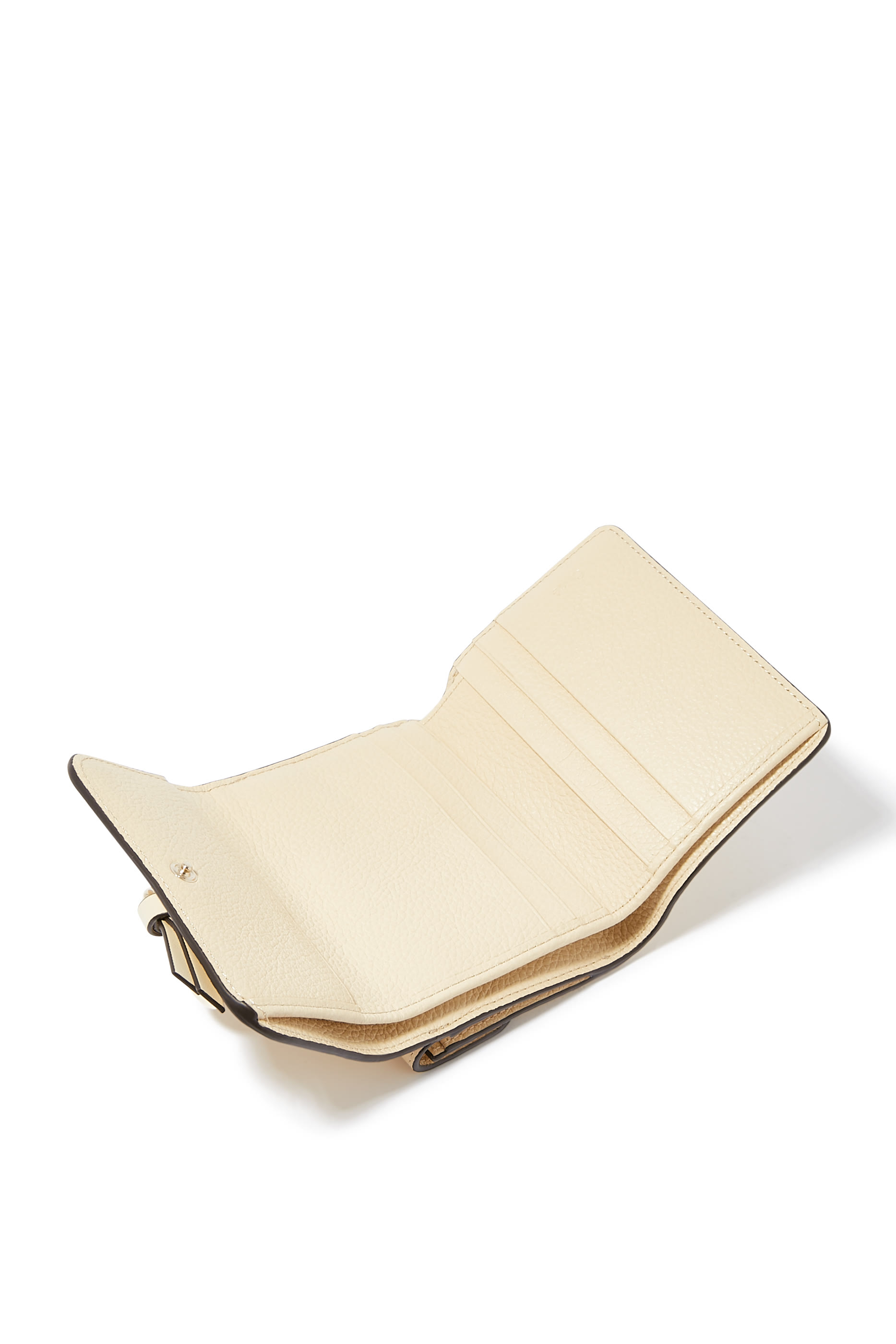 محفظة ثلاثية الطي صغيرة