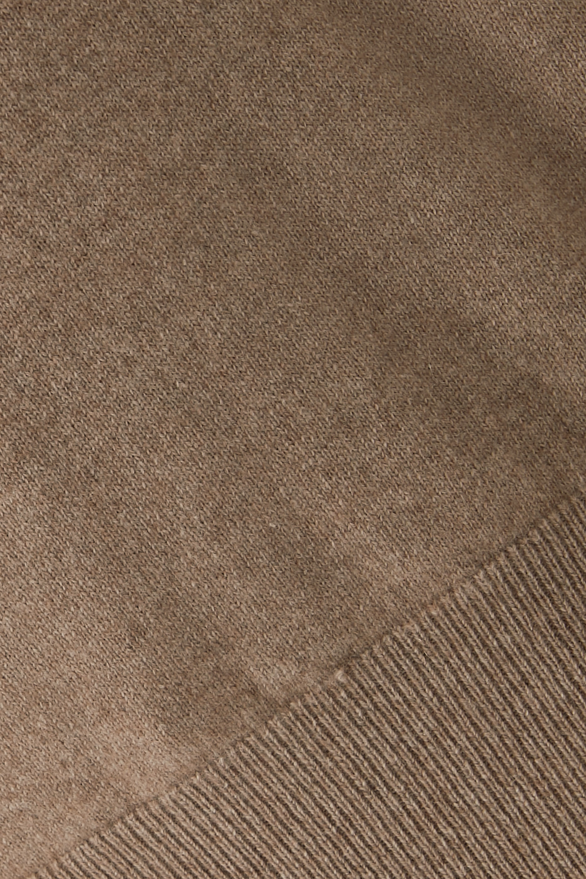 كنزة بياقة عالية نسيج كشمير من صوف صغار الماعز