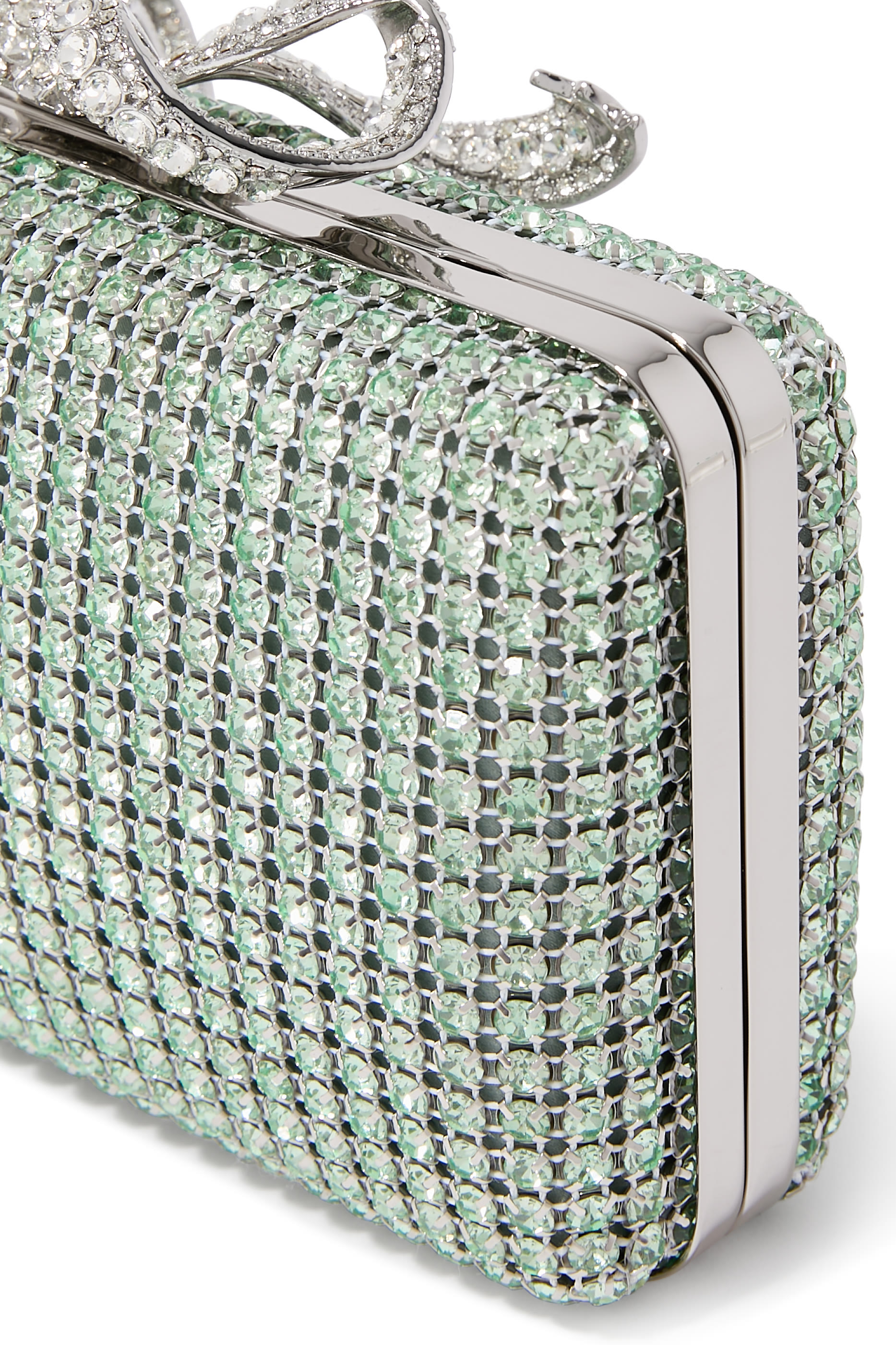 كلاتش مرصع بالكريستال بتصميم درع