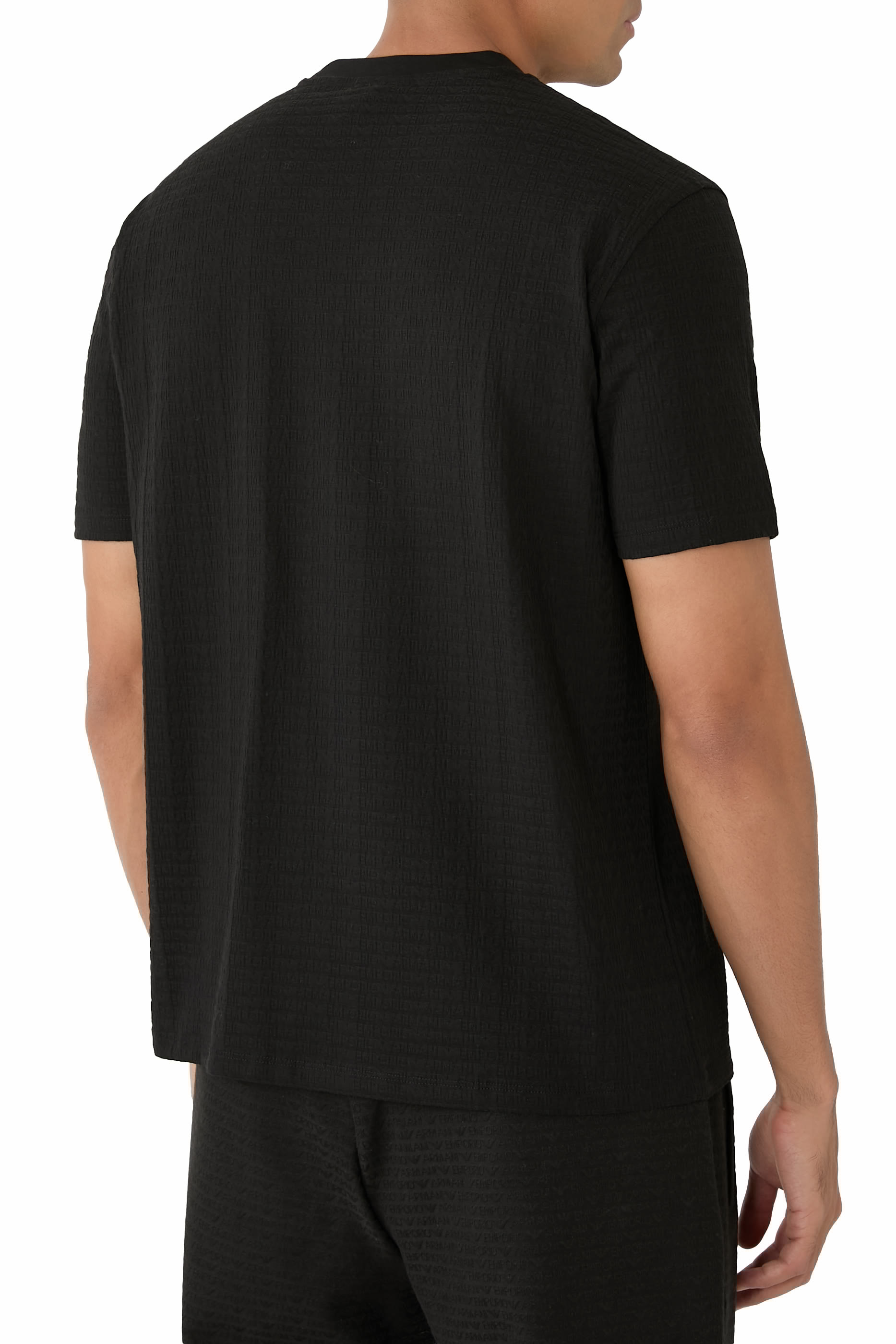 تيشيرت بنقشة شعار الماركة بحجم صغير