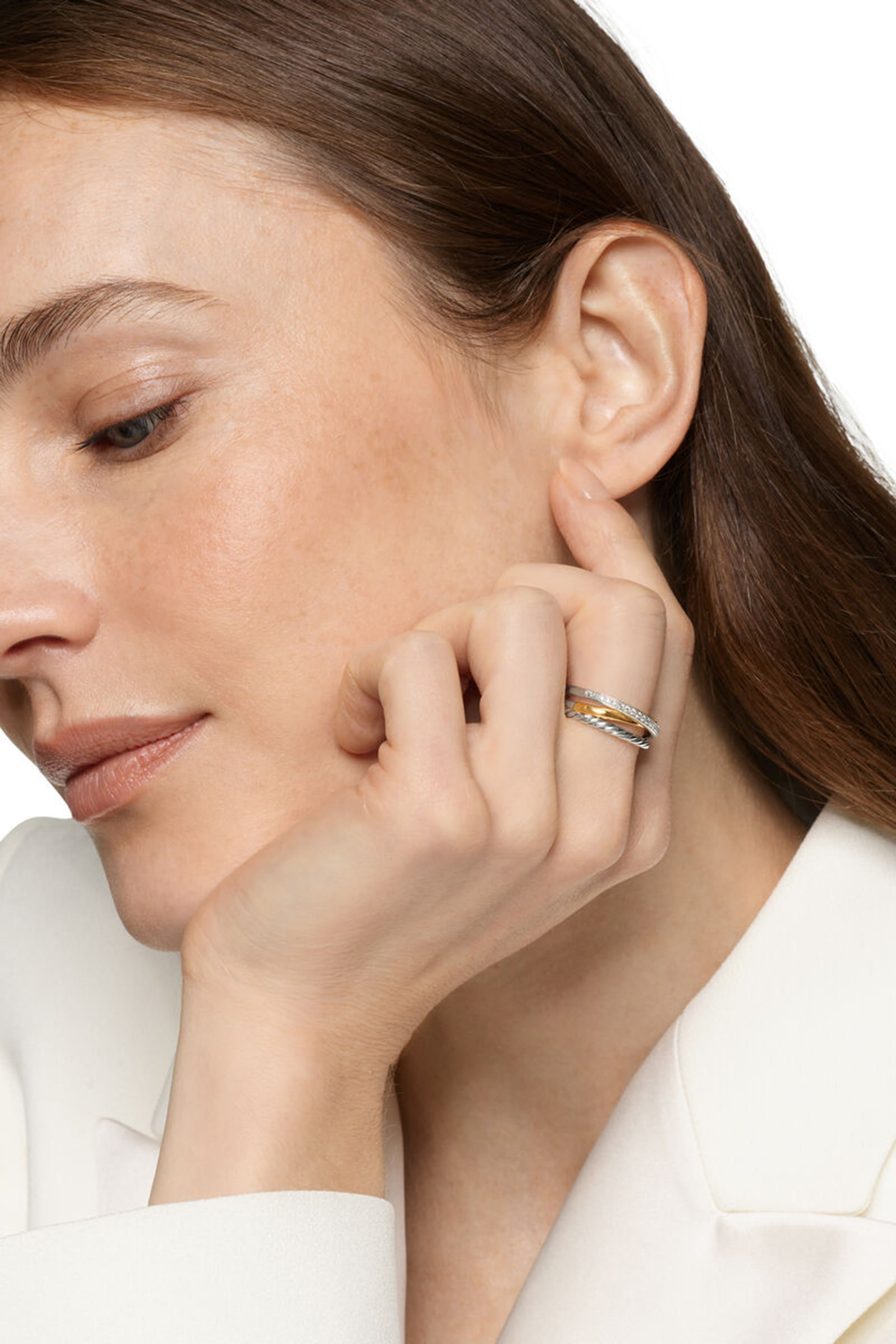 خاتم بثلاث حلقات بتصميم متقاطع مرصع بالماس، ذهب أصفر عيار 18 وفضة إسترلينية 