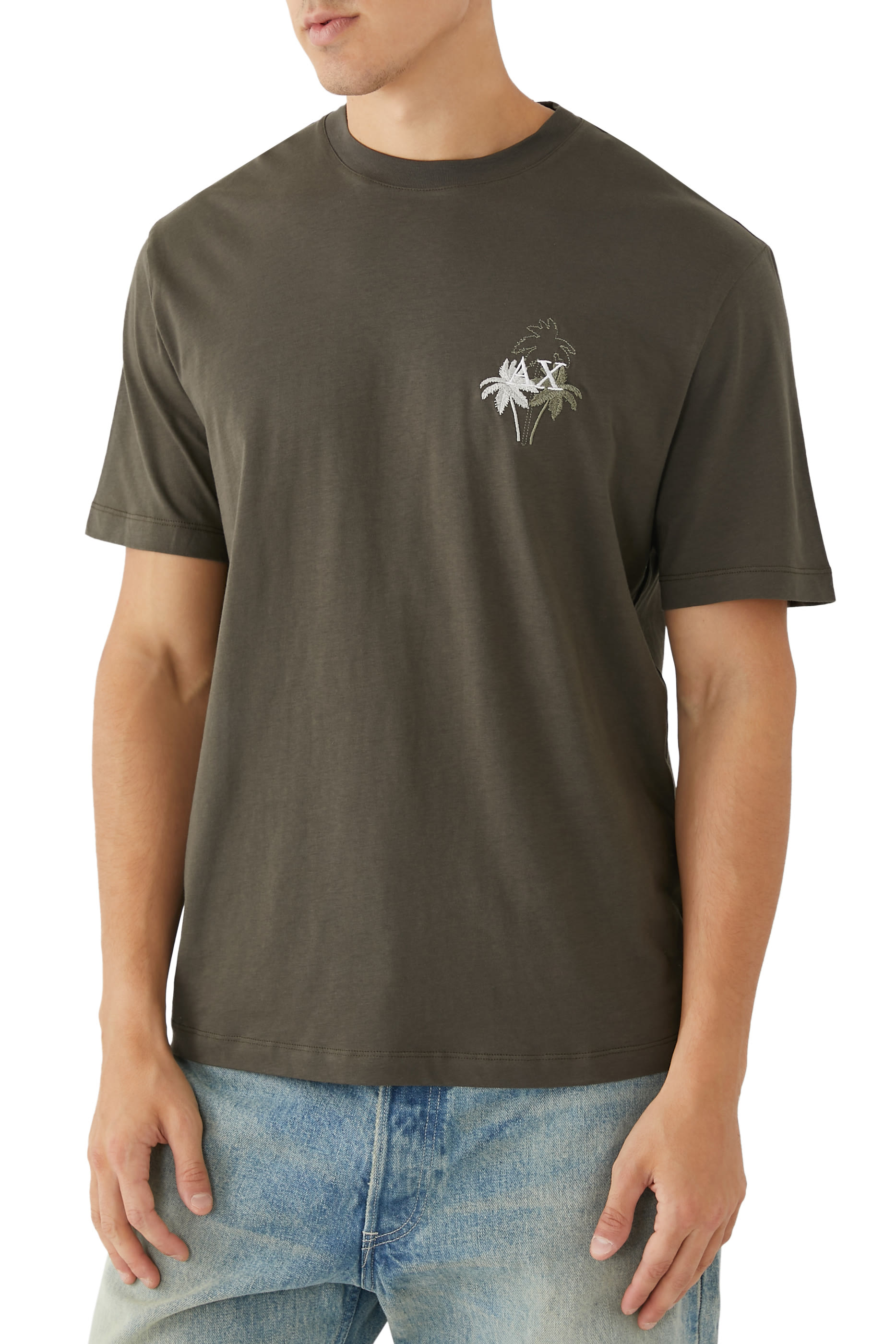 تيشيرت بطبعة شعار الماركة