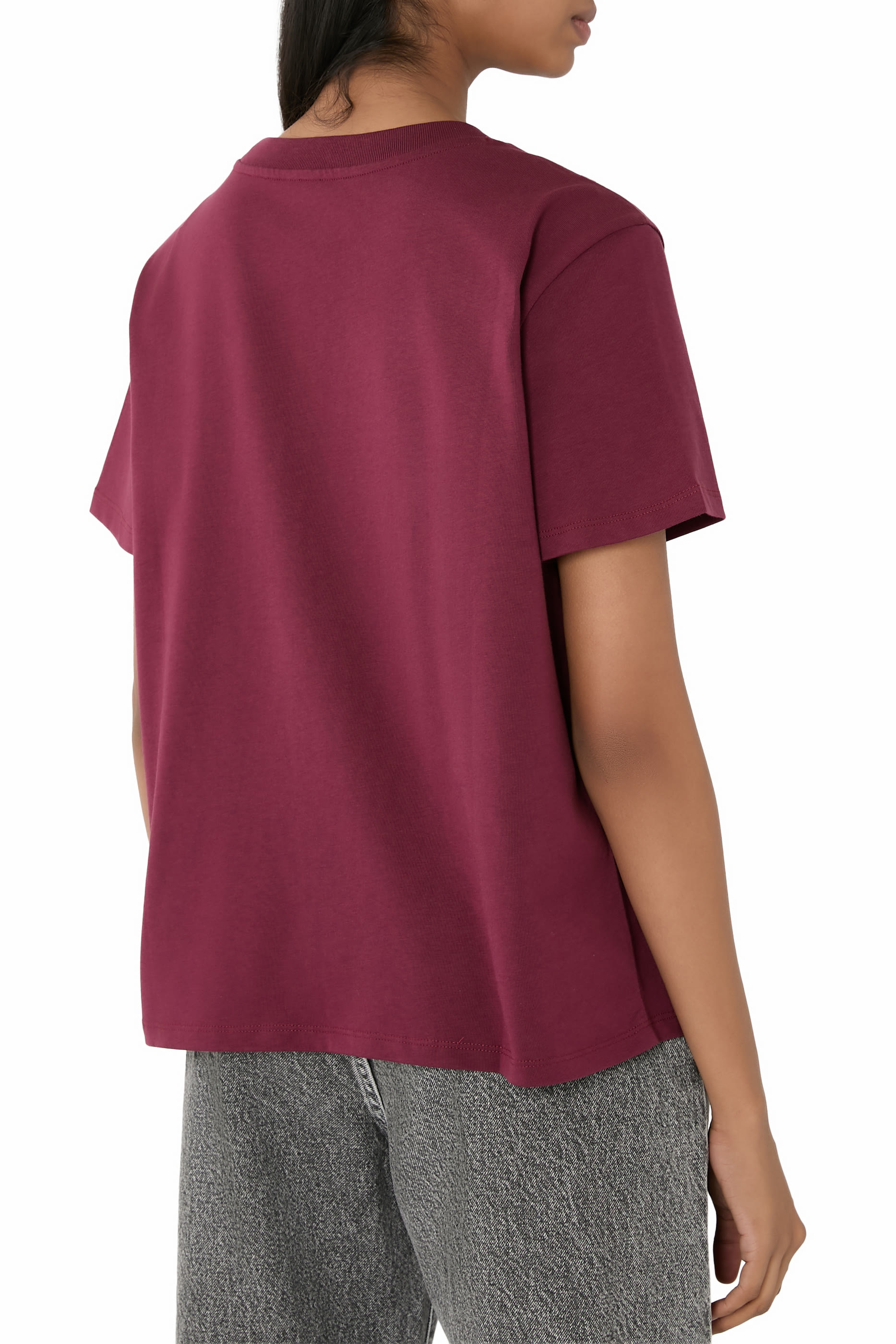 تيشيرت بقصة عادية بشعار الماركة