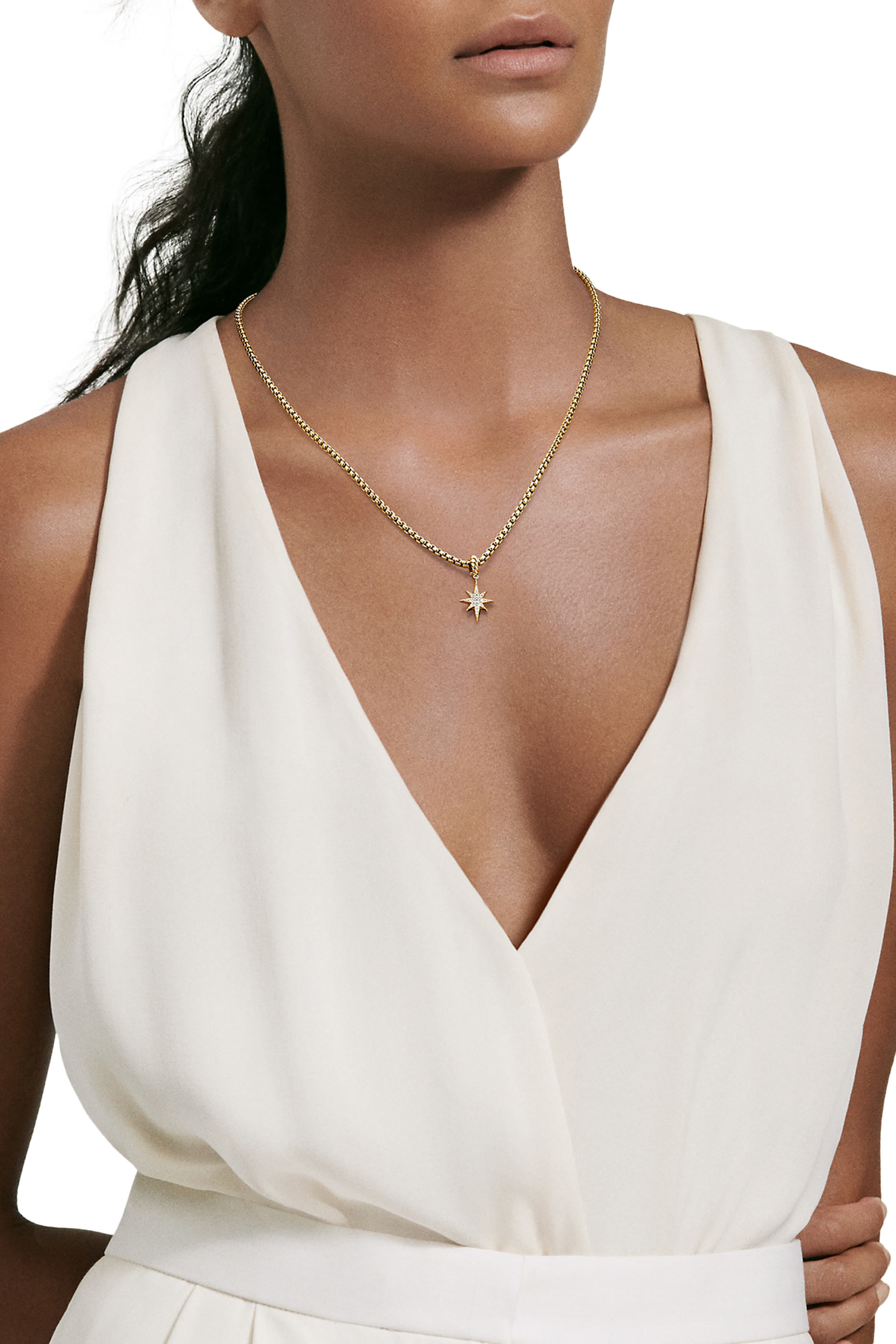 دلاية بتصميم نجمة مرصعة بالماس ذهب عيار 18