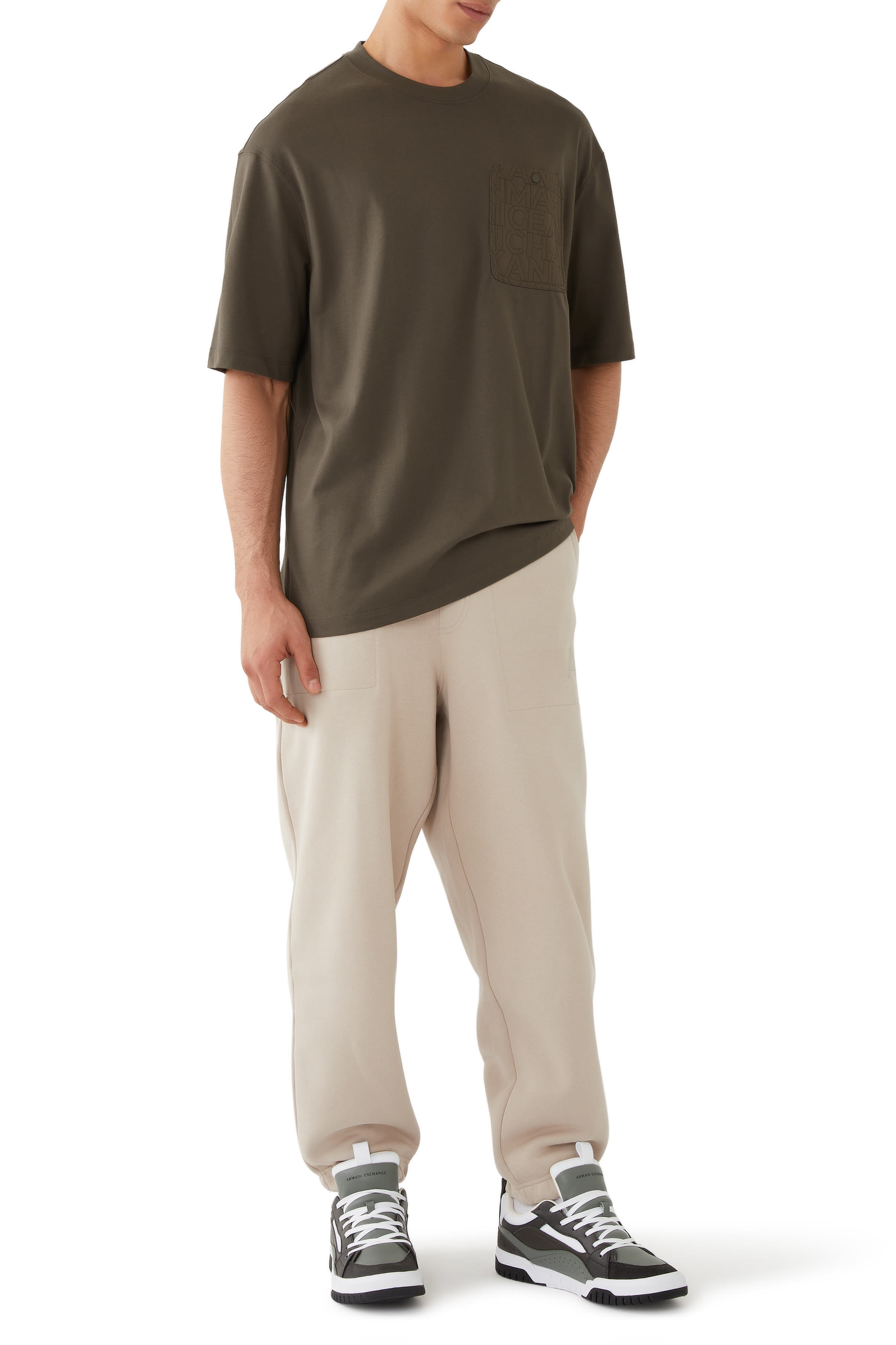 سنيكرز دوك بشعار الماركة