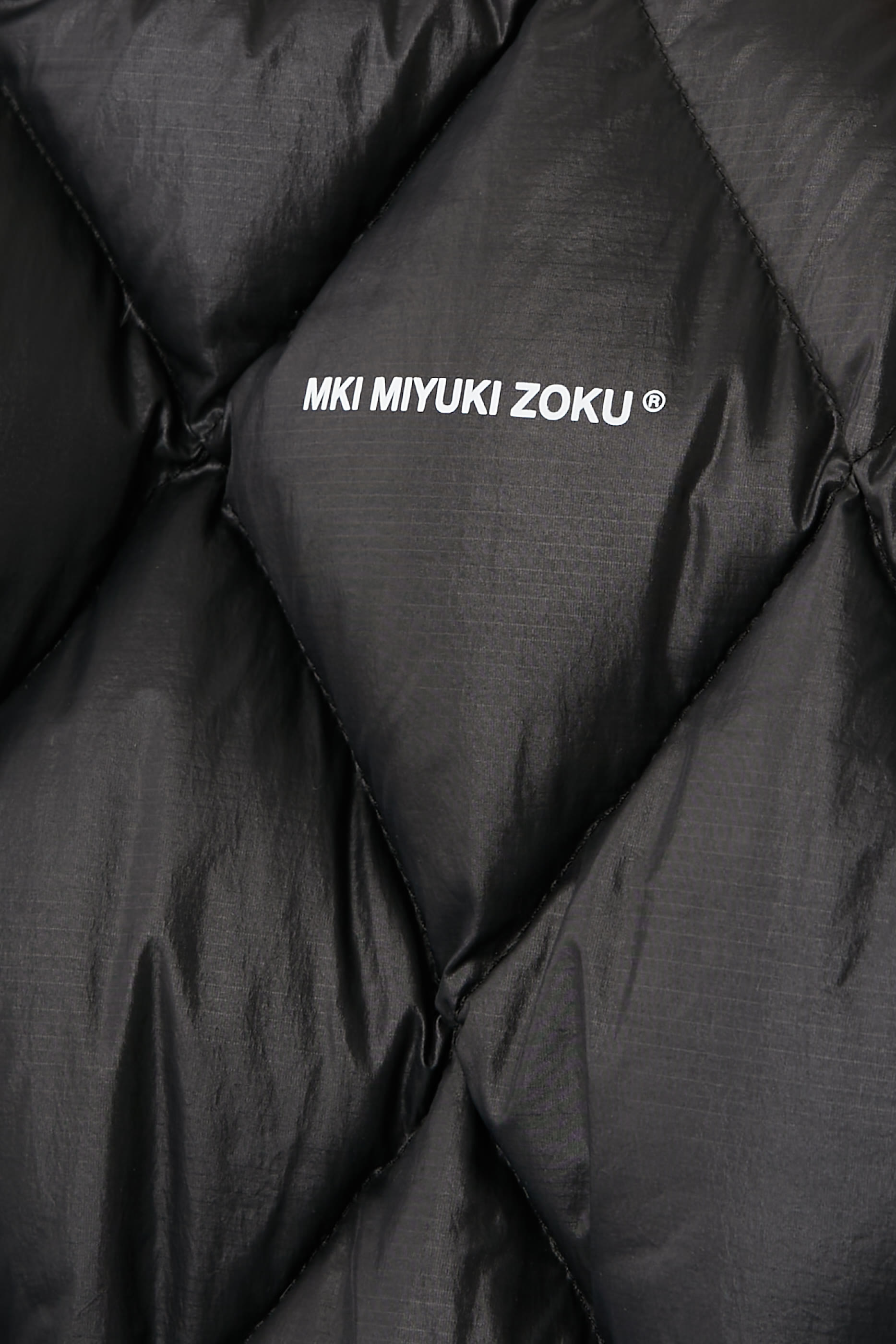 فيست مبطن بزغب بنقشة معينات