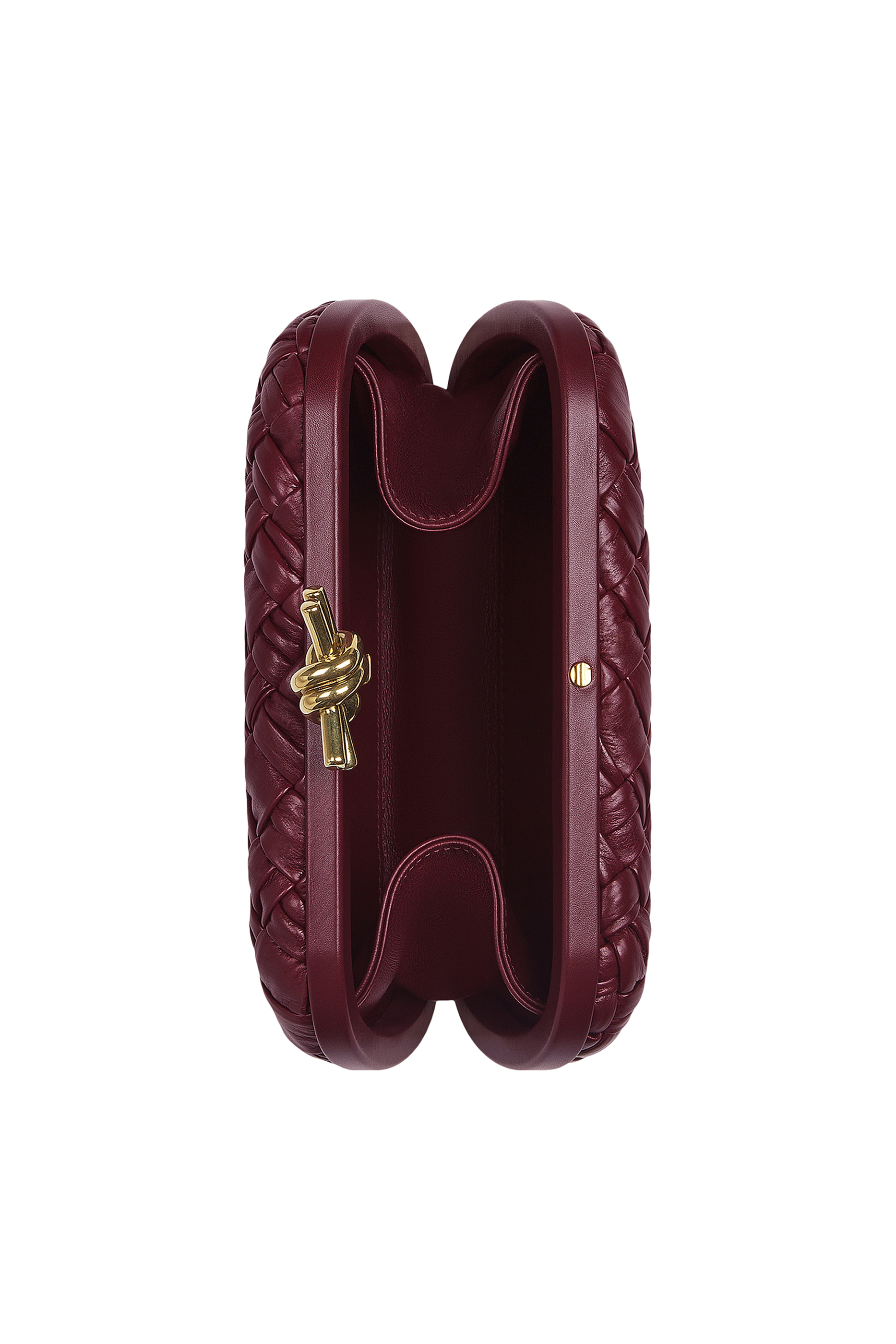 كلاتش مزين بعقدة جلد