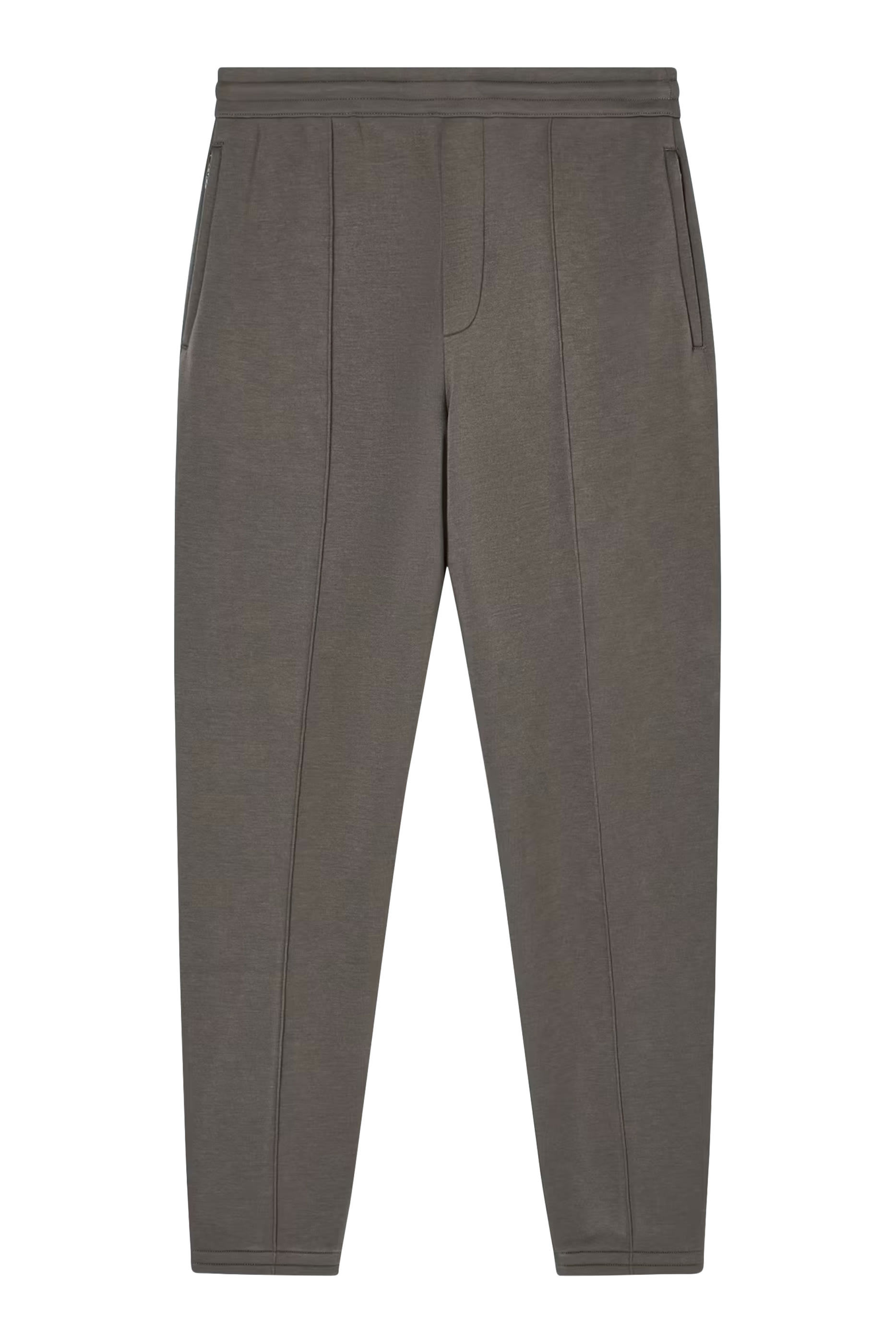 بنطال رياضي جيرسيه مزدوج ضمن التشكيلة الأساسية للسفر