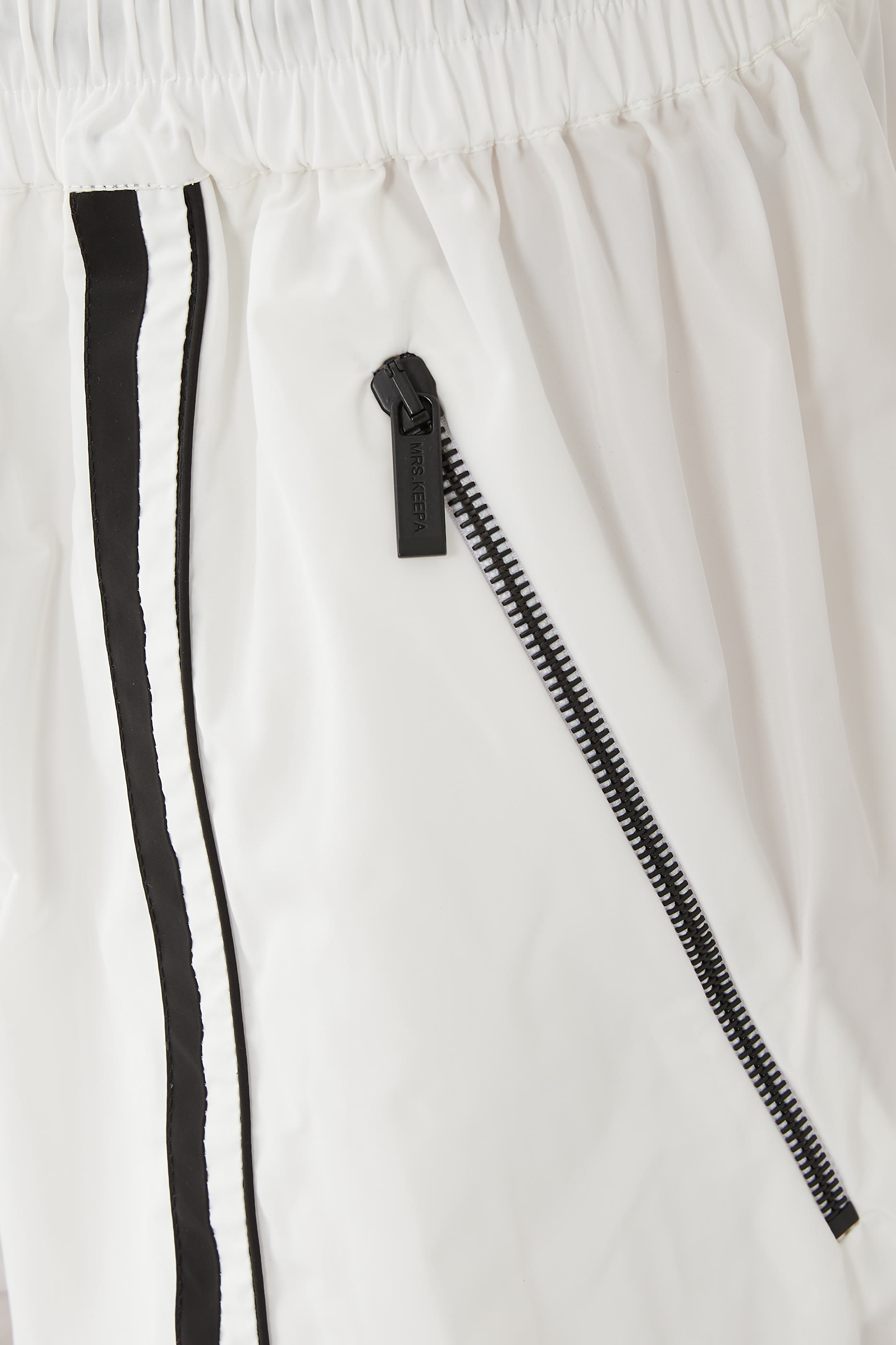 بنطال بدلة رياضية بنقشة هندسية