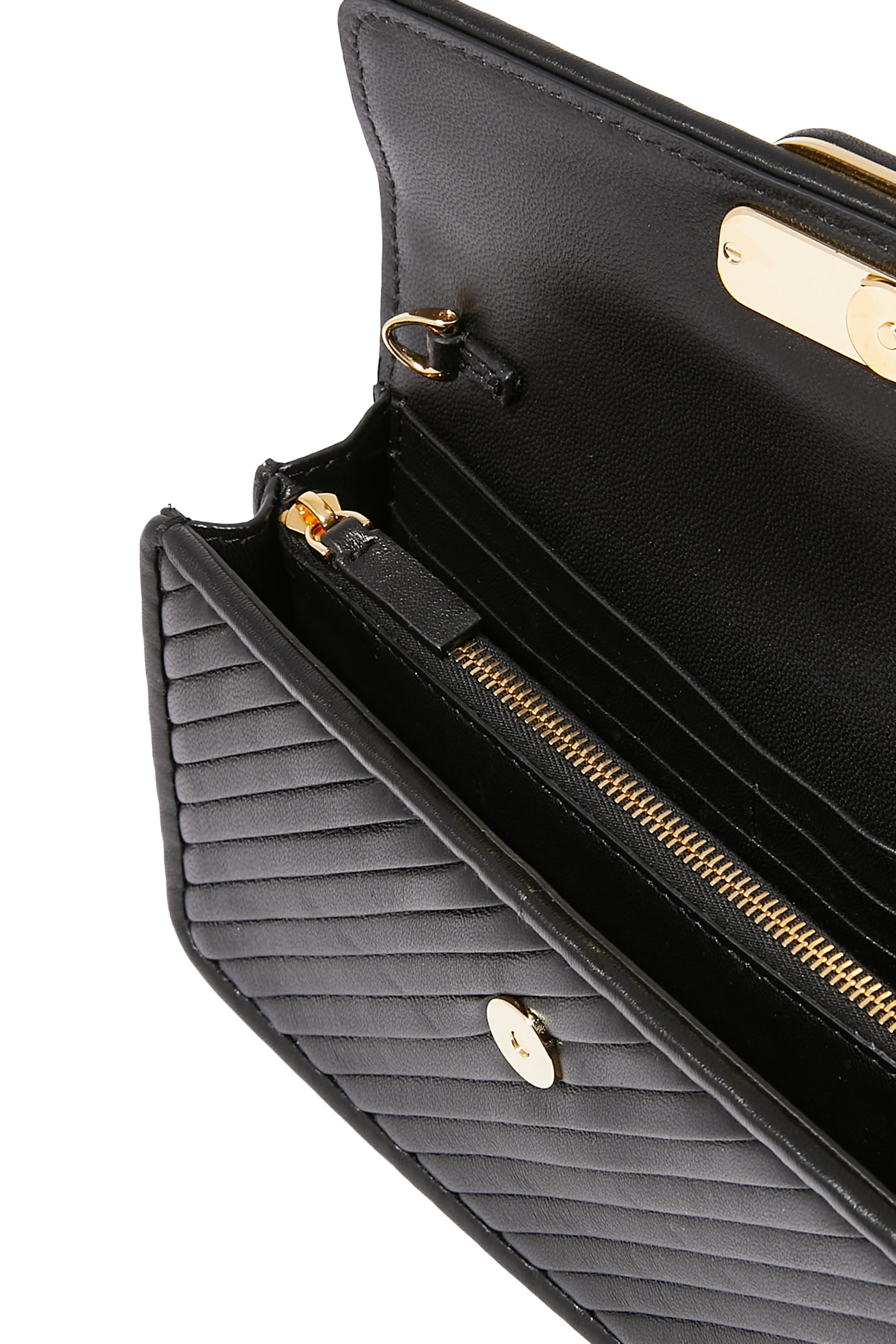 حقيبة صغيرة بشعار الماركة وسلسلة