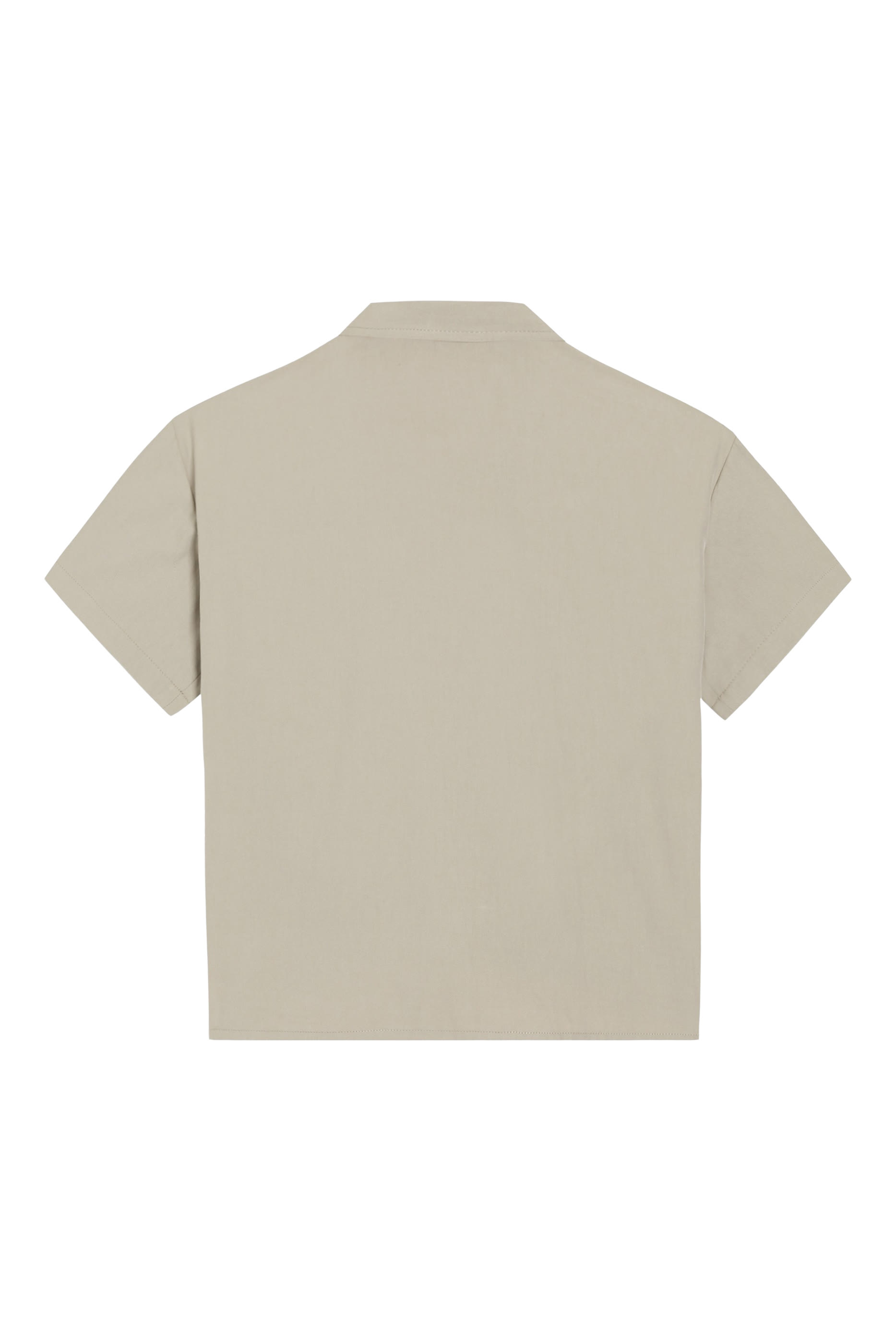 قميص بياقة وتفاصيل شعار الماركة للأطفال