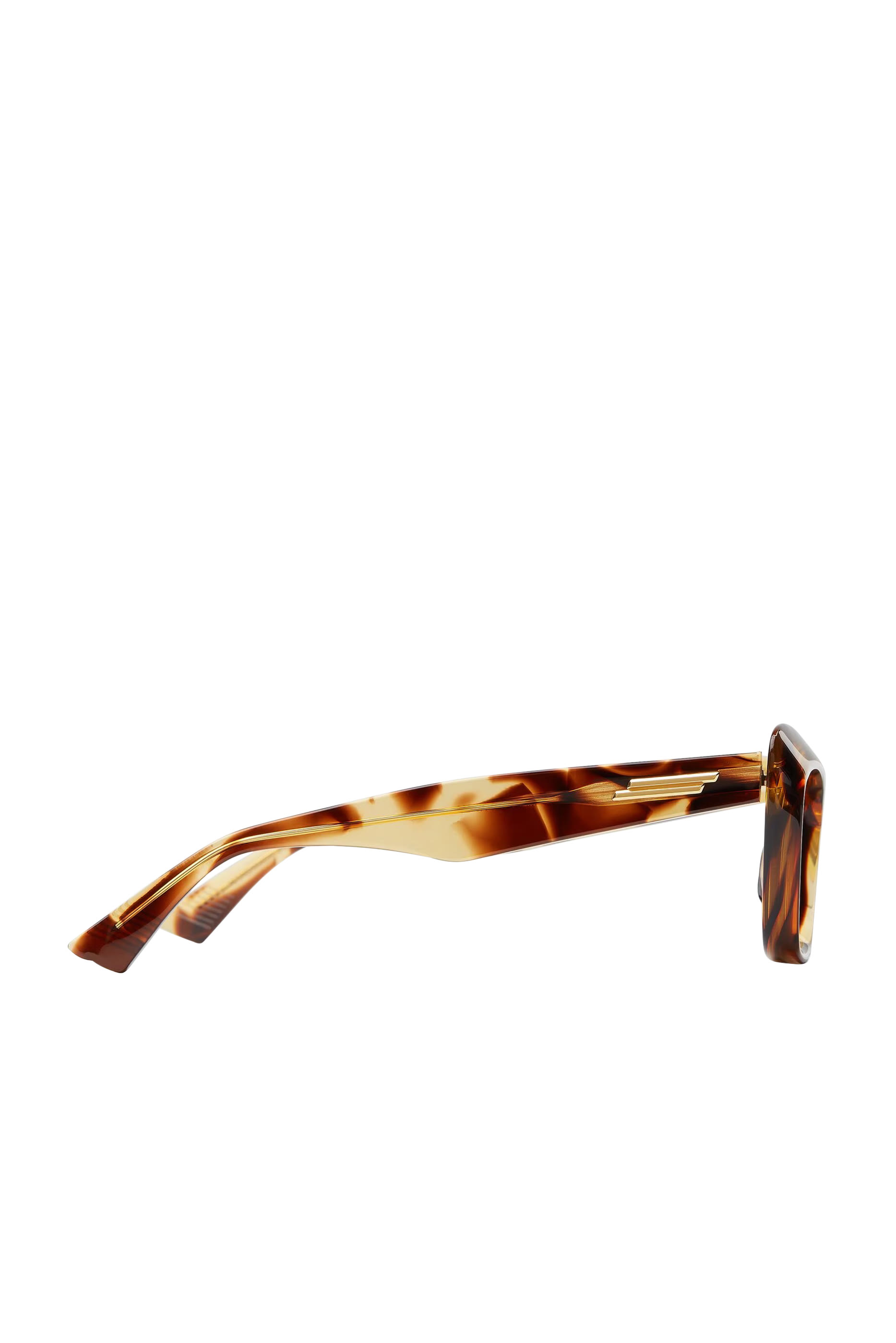 نظارة شمسية كلاسيك بإطار عين القطة