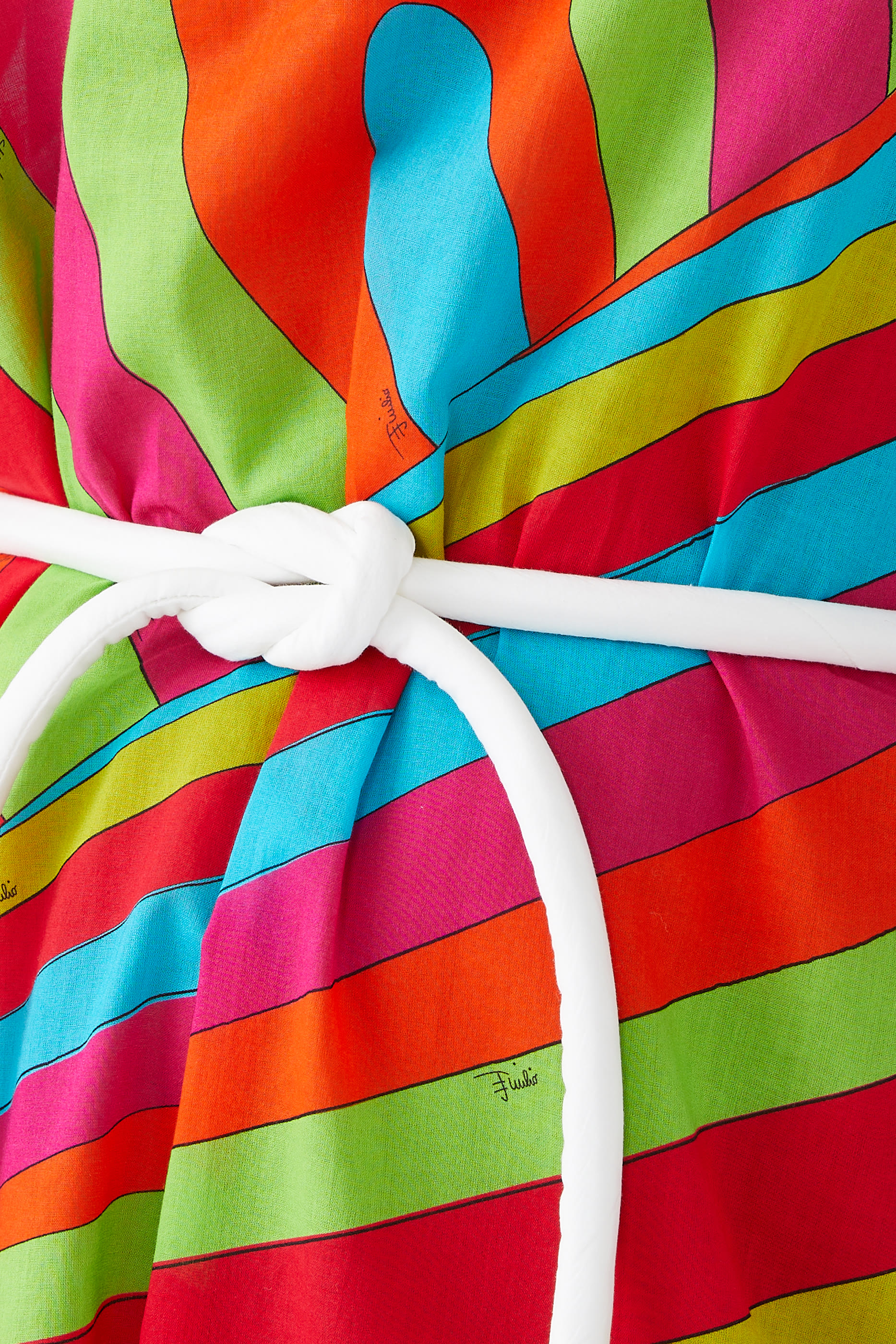 فستان بتصميم قفطان بنقشة ايريد