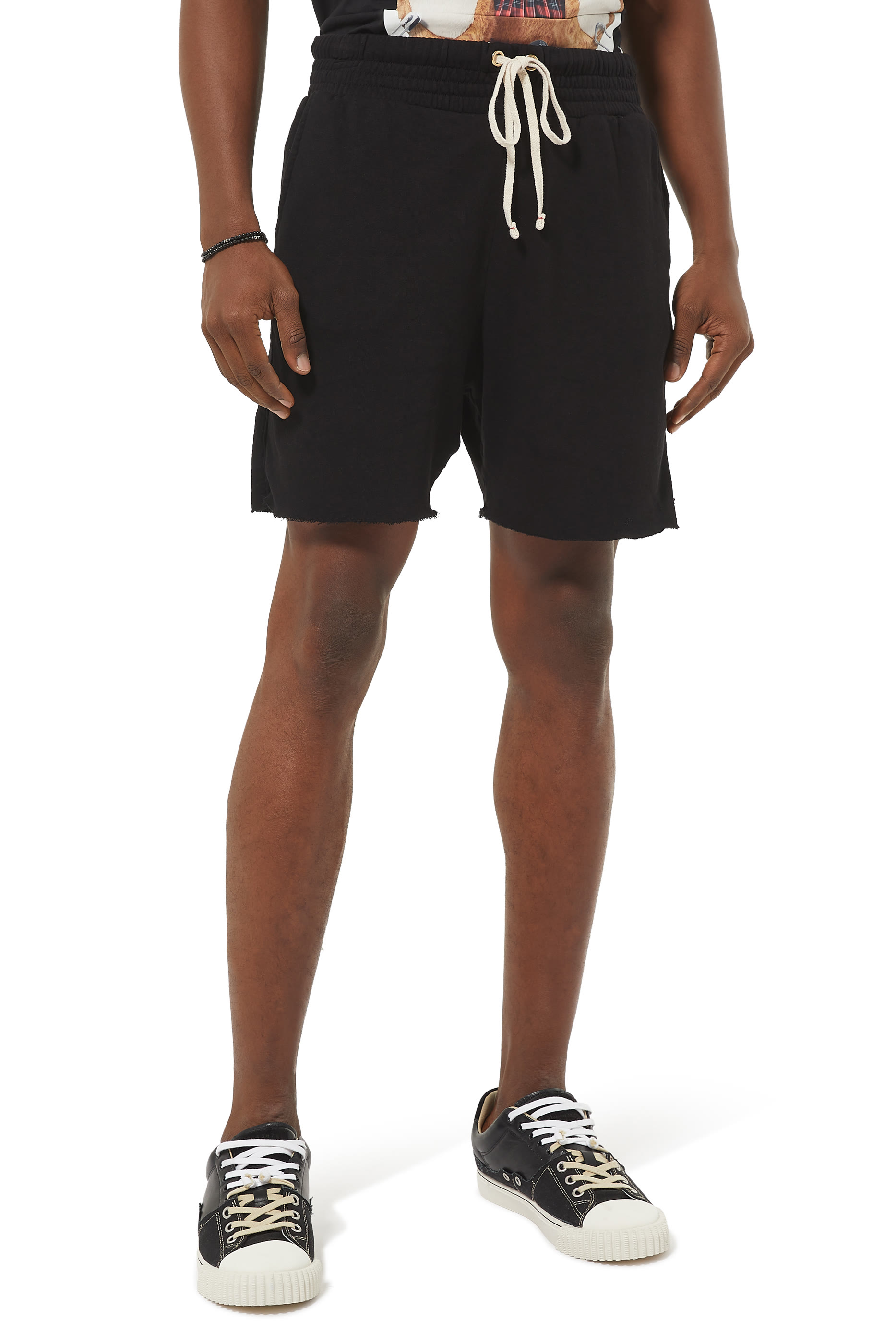 شورت يات بلون باهت