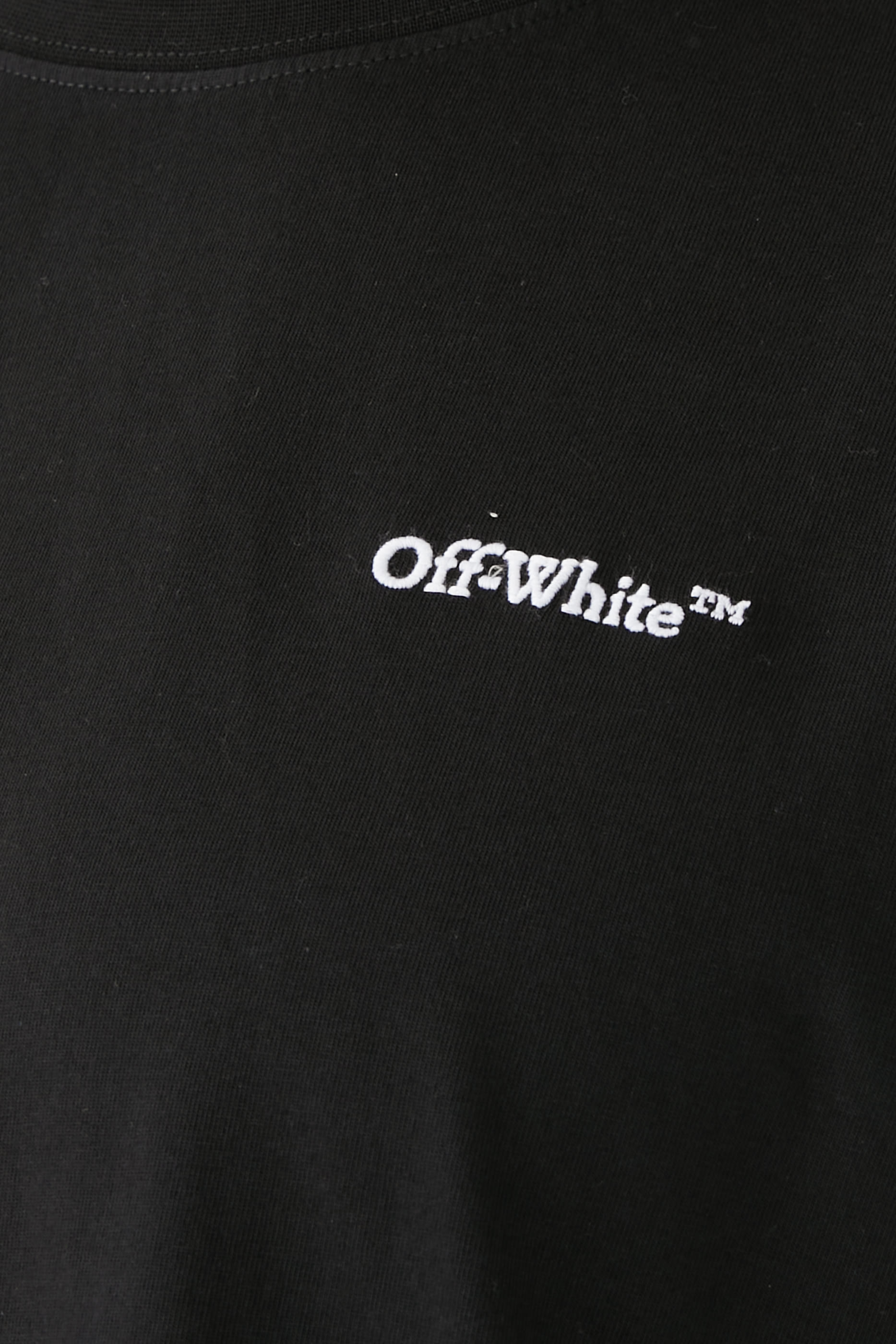 تيشيرت سكيت بطبعة الأسهم ووشم