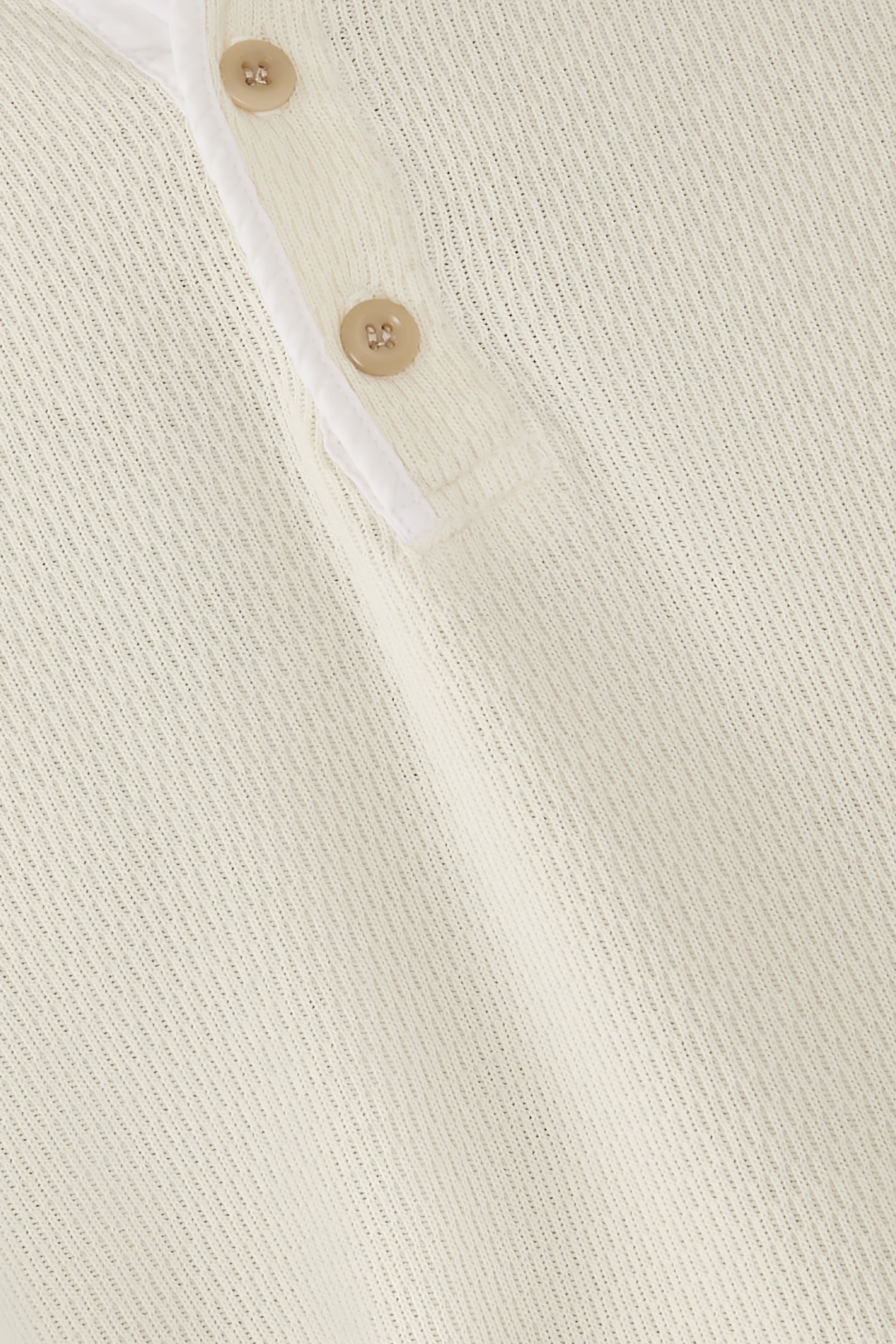 تيشيرت هنلي بثلاثة أزرار وافل