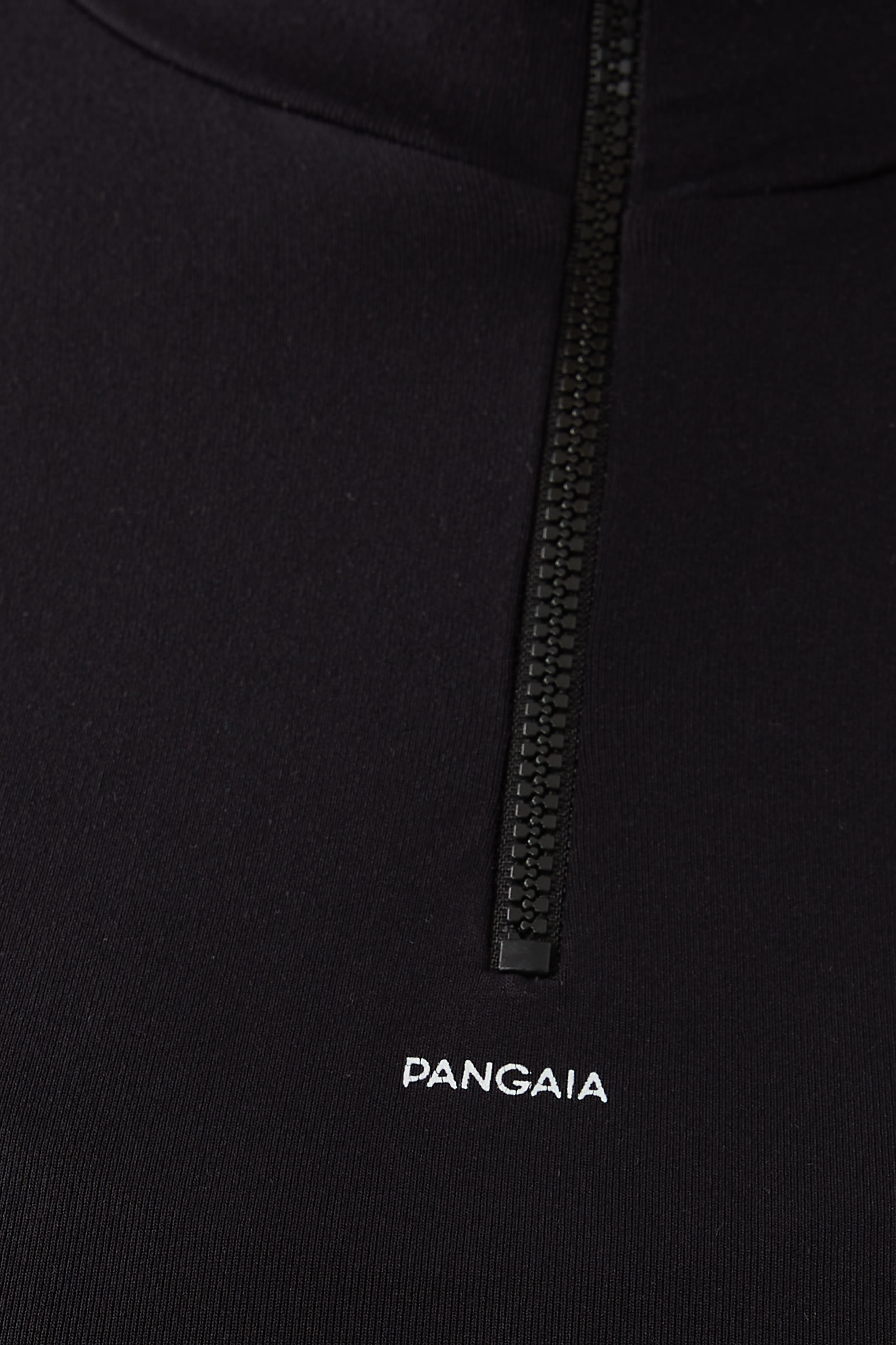 بلوزة رياضية بسحاب وأكمام طويلة