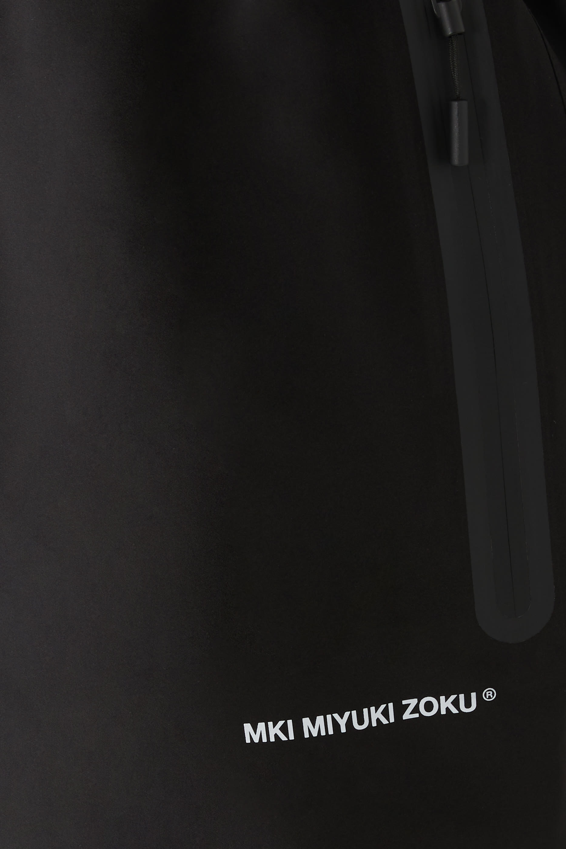 بنطال رياضي في 2 شيل