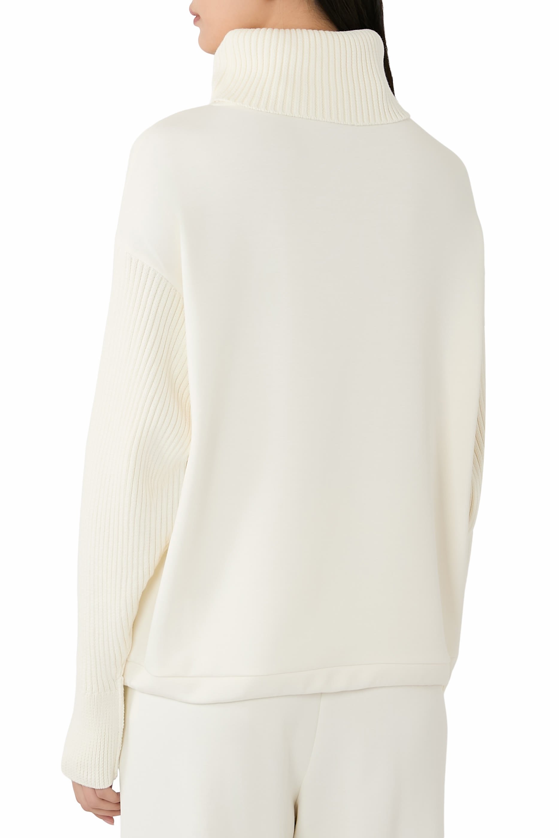 سويت شيرت هانا بياقة عالية