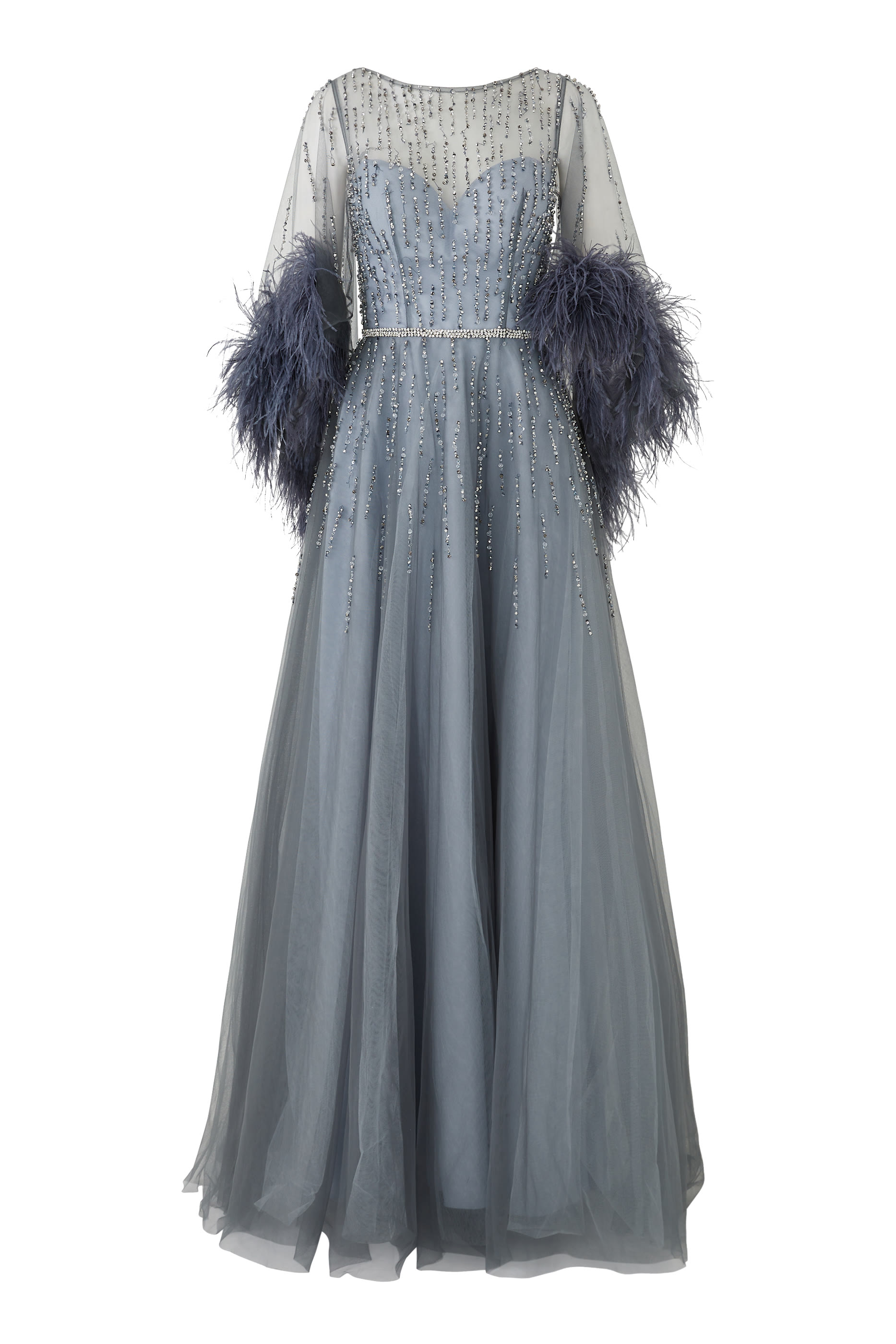 فستان مرصع بأحجار ومزين بريش