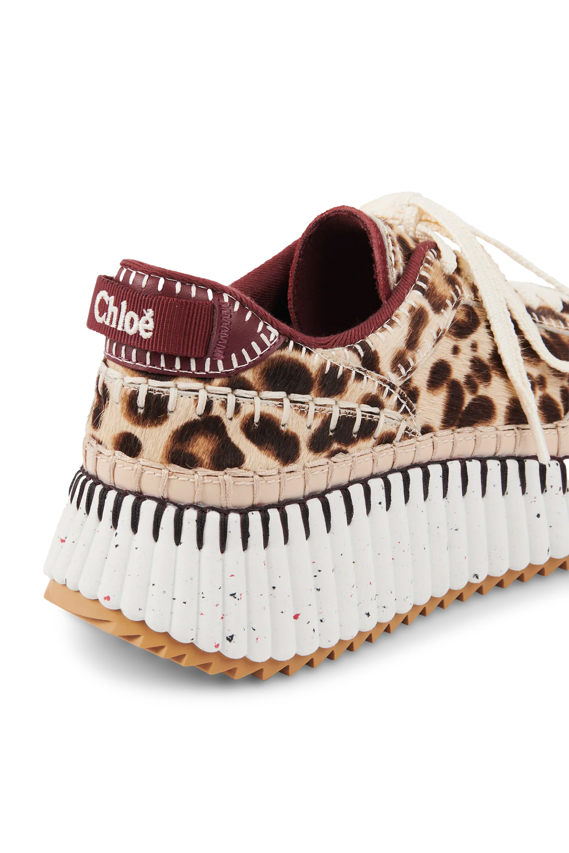 سنيكرز ناما